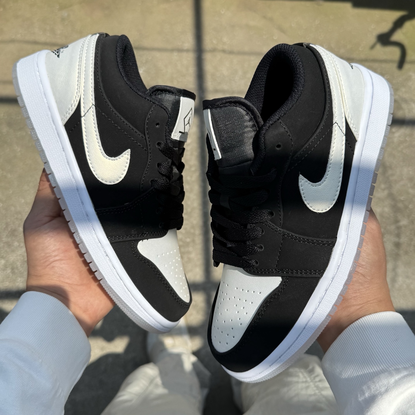  
D版 顶级性价比低帮！
Air Jordan AJ1 Low 低帮系列 黑白熊猫
鞋型细节堪称完美，