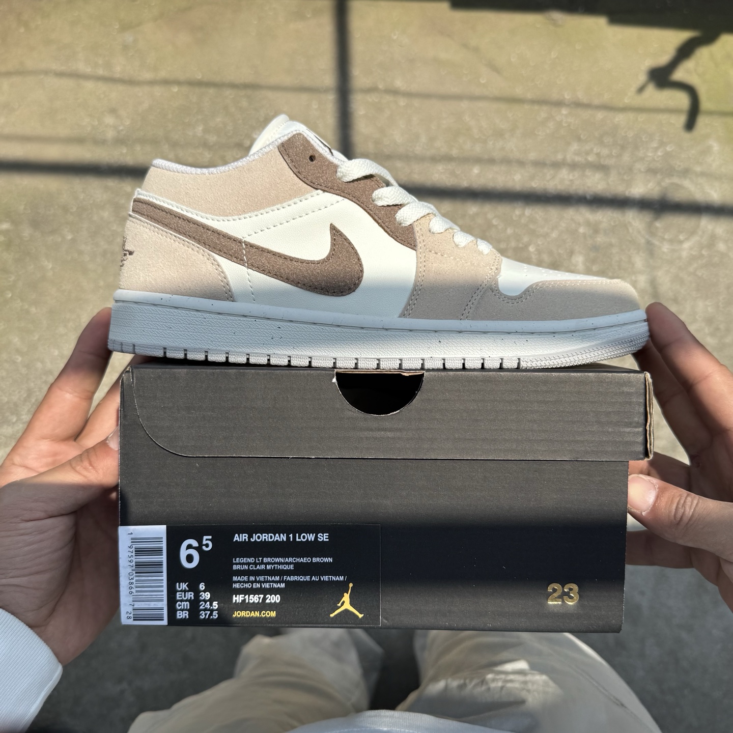  
D版 顶级性价比低帮！
Air Jordan AJ1 Low 低帮系列 棕色
鞋型细节堪称完美，非常