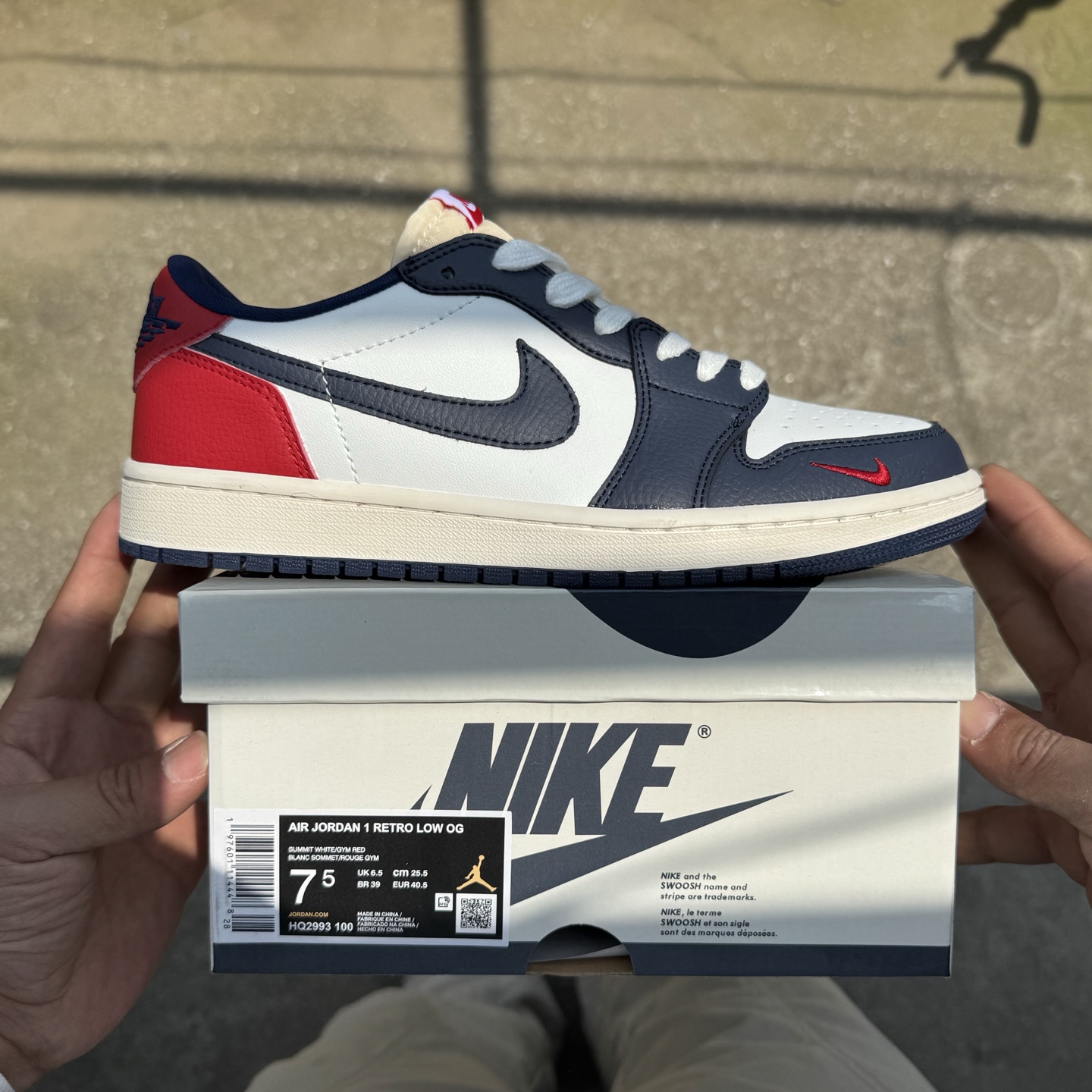  
D版 顶级性价比低帮！
Air Jordan AJ1 Low 低帮系列 美国队白红蓝
鞋型细节堪称完