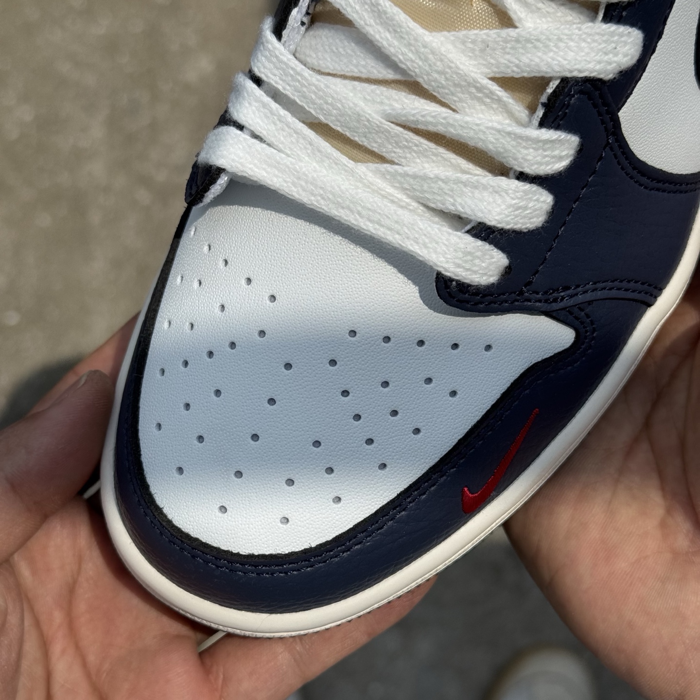  
D版 顶级性价比低帮！
Air Jordan AJ1 Low 低帮系列 美国队白红蓝
鞋型细节堪称完