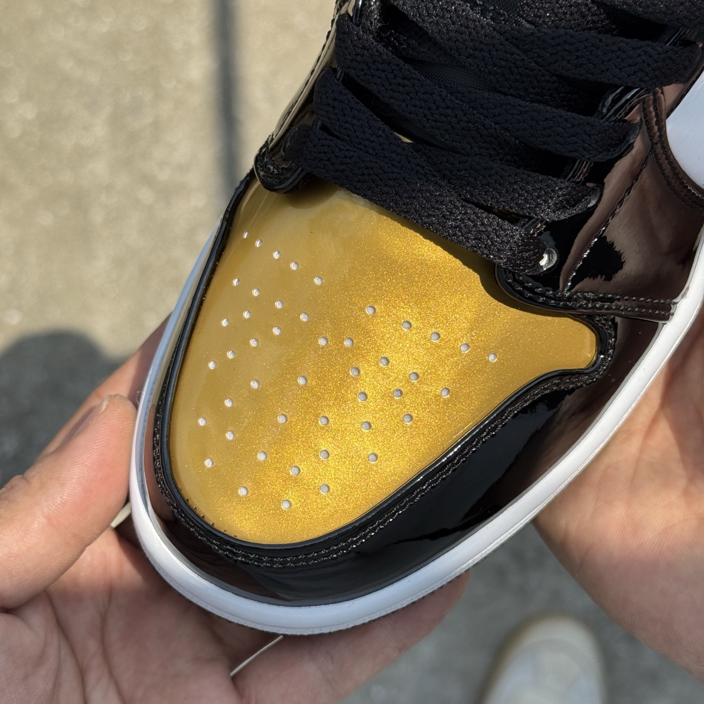  
D版 顶级性价比低帮！
Air Jordan AJ1 Low 低帮系列 漆皮黑金脚趾
鞋型细节堪称完