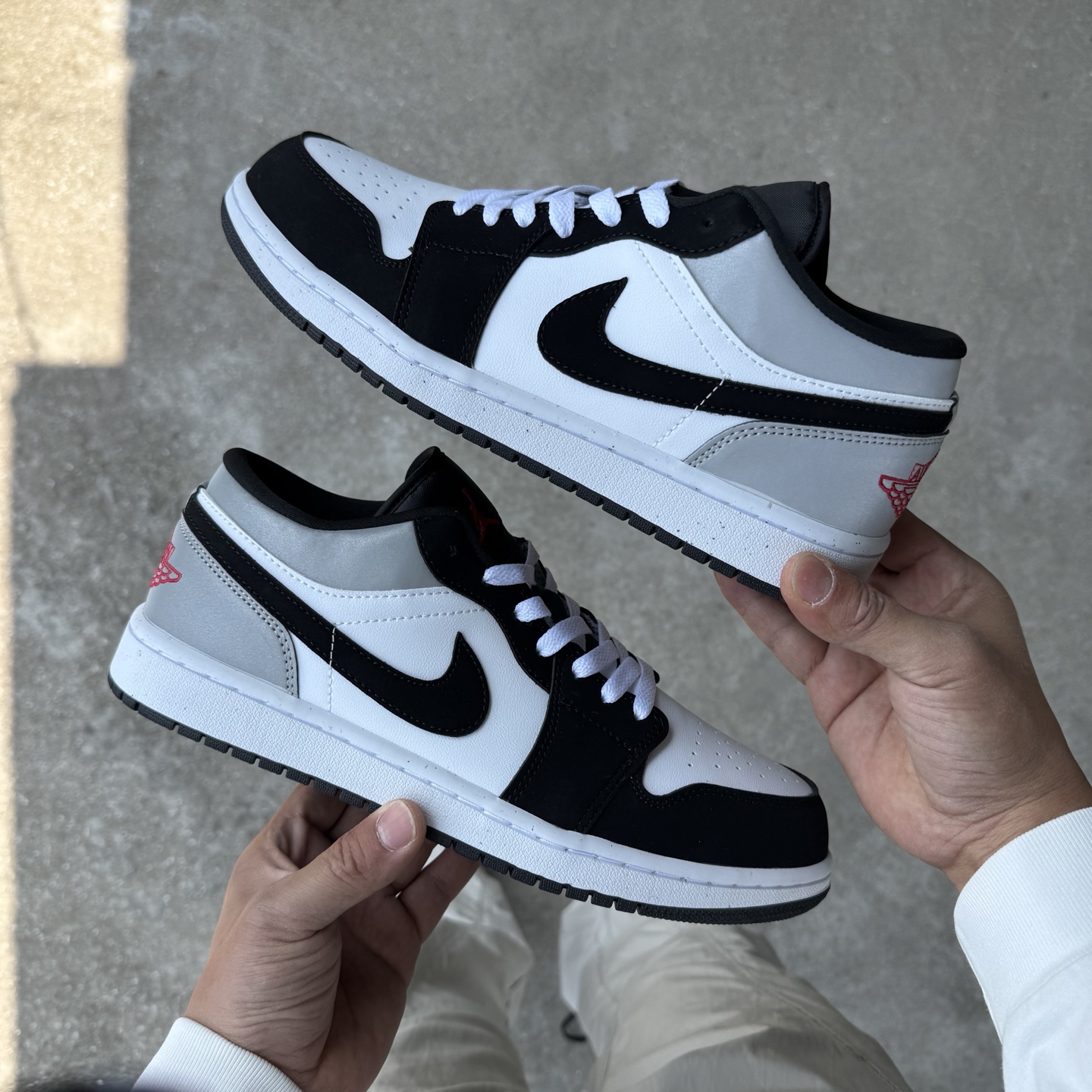  
D版 顶级性价比低帮！
Air Jordan AJ1 Low 低帮系列 麂皮黑白
鞋型细节堪称完美，