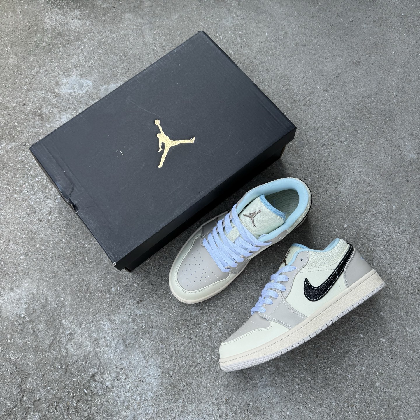  
D版 顶级性价比低帮！
Air Jordan AJ1 Low 低帮系列 编织米棕色
鞋型细节堪称完美