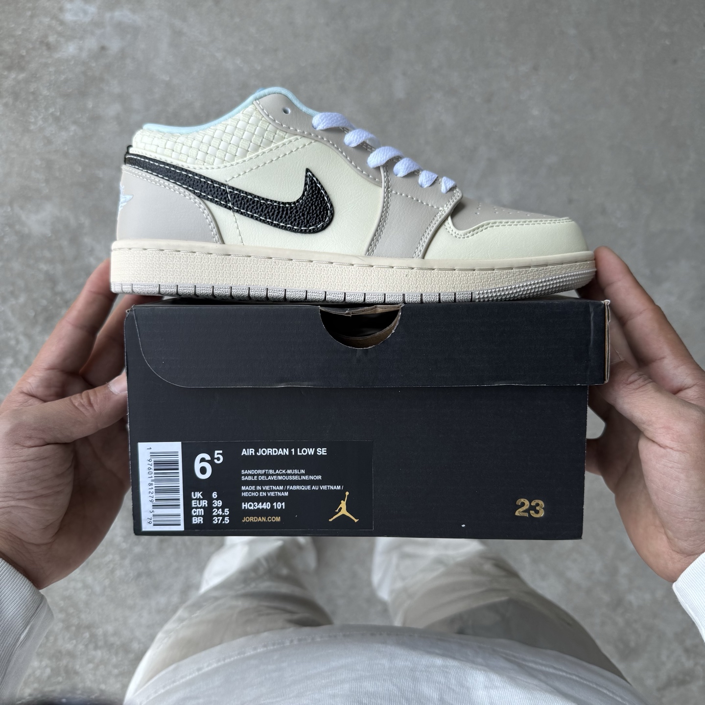  
D版 顶级性价比低帮！
Air Jordan AJ1 Low 低帮系列 编织米棕色
鞋型细节堪称完美