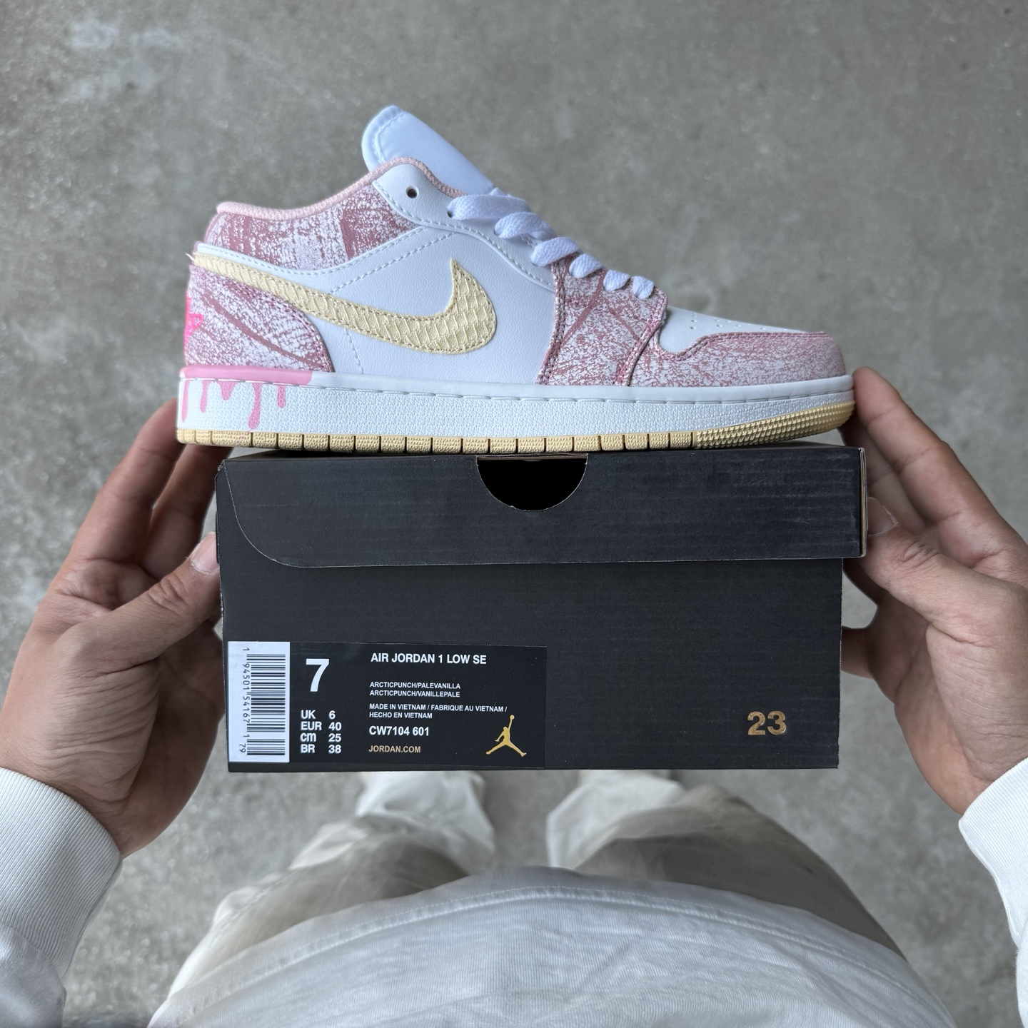 
D版 顶级性价比低帮！
Air Jordan AJ1 Low 低帮系列 粉冰淇淋🍦
鞋型细节堪称完美，