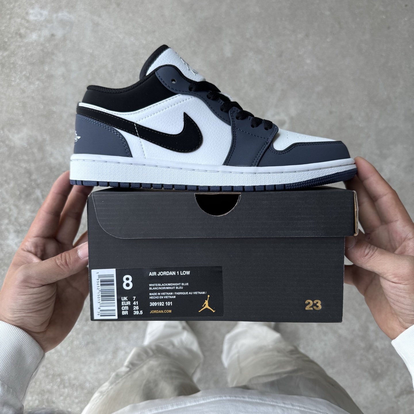  
D版 顶级性价比低帮！
Air Jordan AJ1 Low 低帮系列 白蓝黑
鞋型细节堪称完美，非