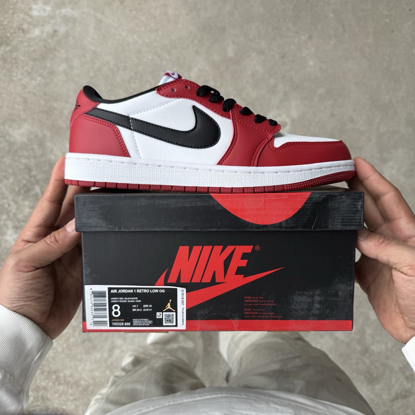  
D版 顶级性价比低帮！
Air Jordan AJ1 Low 低帮系列 黑红
鞋型细节堪称完美，非常