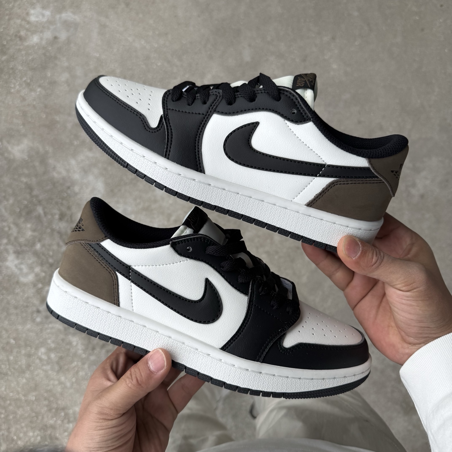  
D版 顶级性价比低帮！
Air Jordan AJ1 Low 低帮系列 摩卡黑白棕
鞋型细节堪称完美