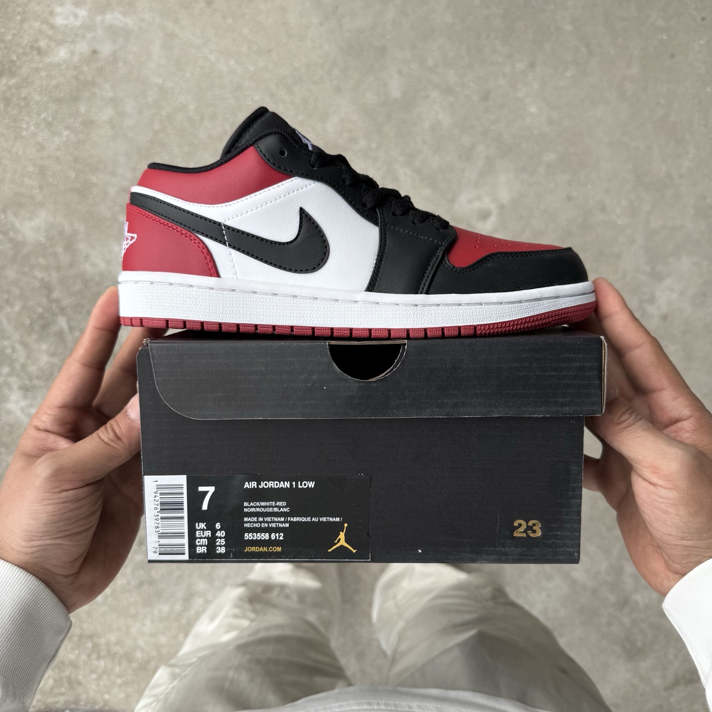  
D版 顶级性价比低帮！
Air Jordan AJ1 Low 低帮系列 红脚趾
鞋型细节堪称完美，非