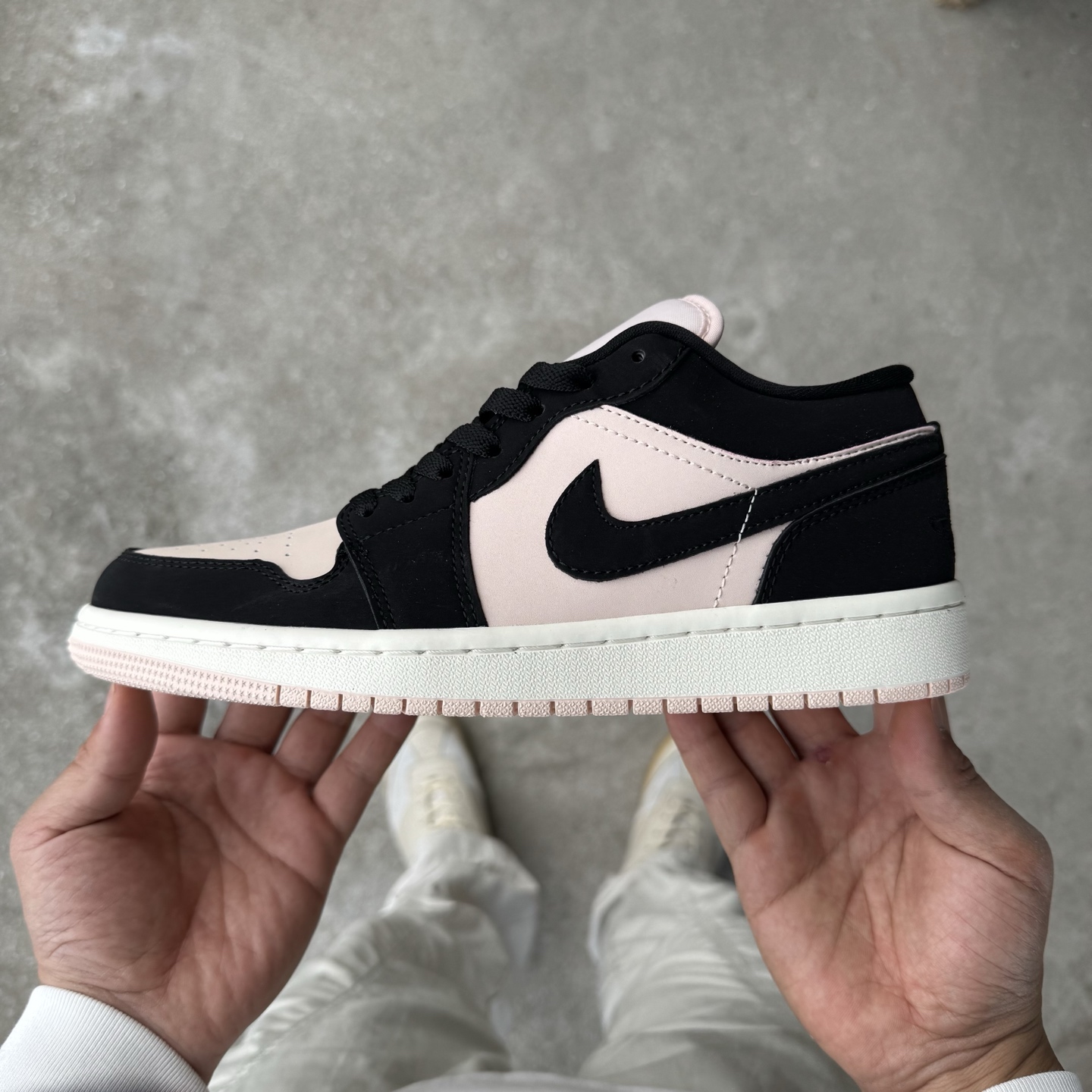  
D版 顶级性价比低帮！
Air Jordan AJ1 Low 低帮系列 奶茶🥤
鞋型细节堪称完美，非
