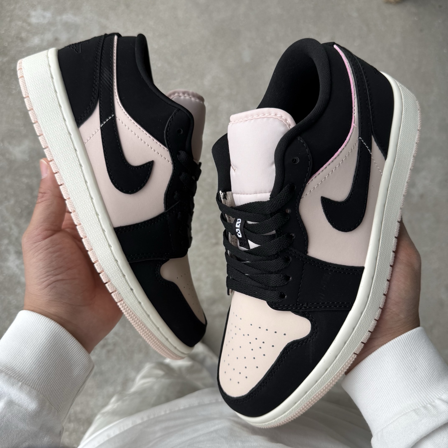  
D版 顶级性价比低帮！
Air Jordan AJ1 Low 低帮系列 奶茶🥤
鞋型细节堪称完美，非
