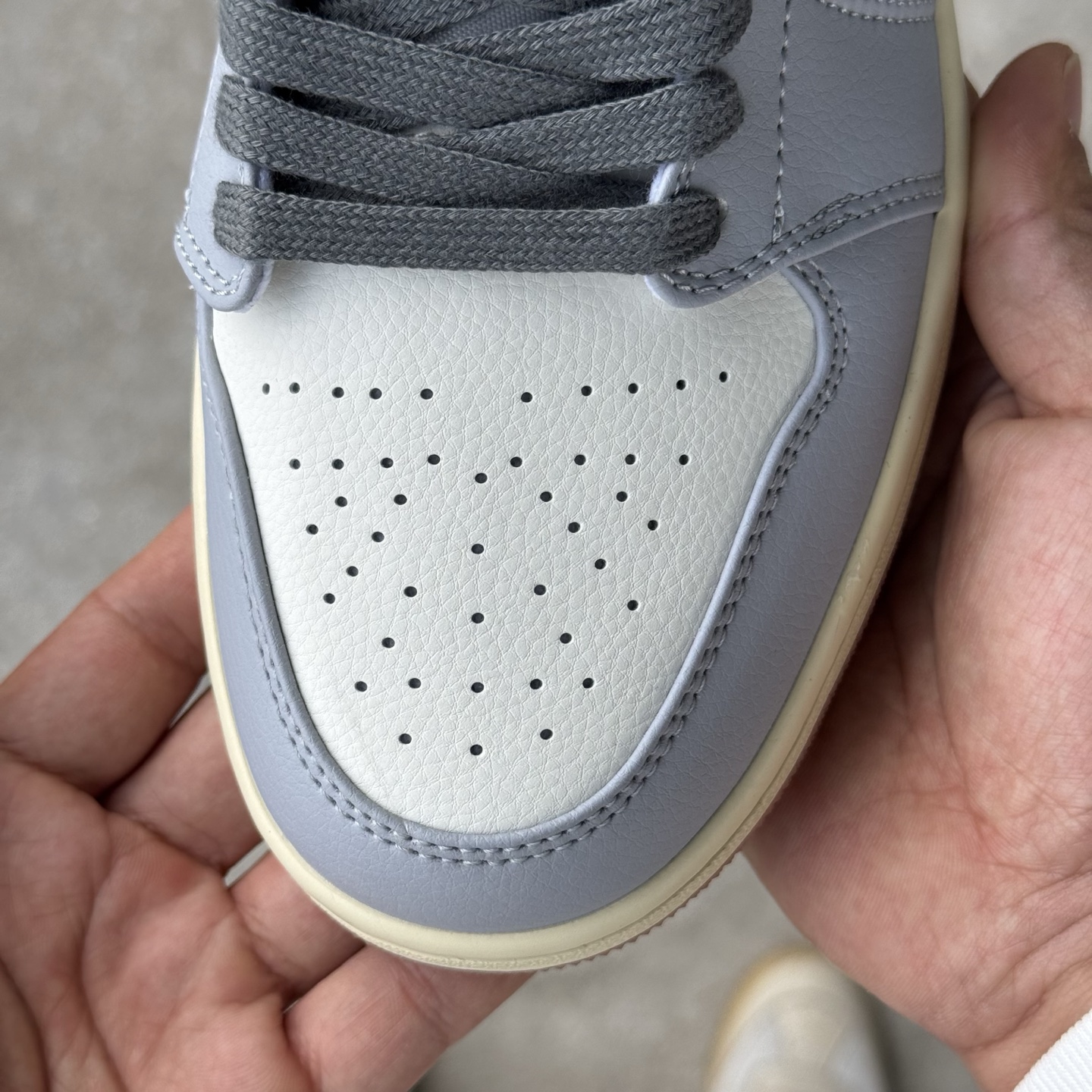  
D版 顶级性价比低帮！
Air Jordan AJ1 Low 低帮系列 蓝白
鞋型细节堪称完美，非常