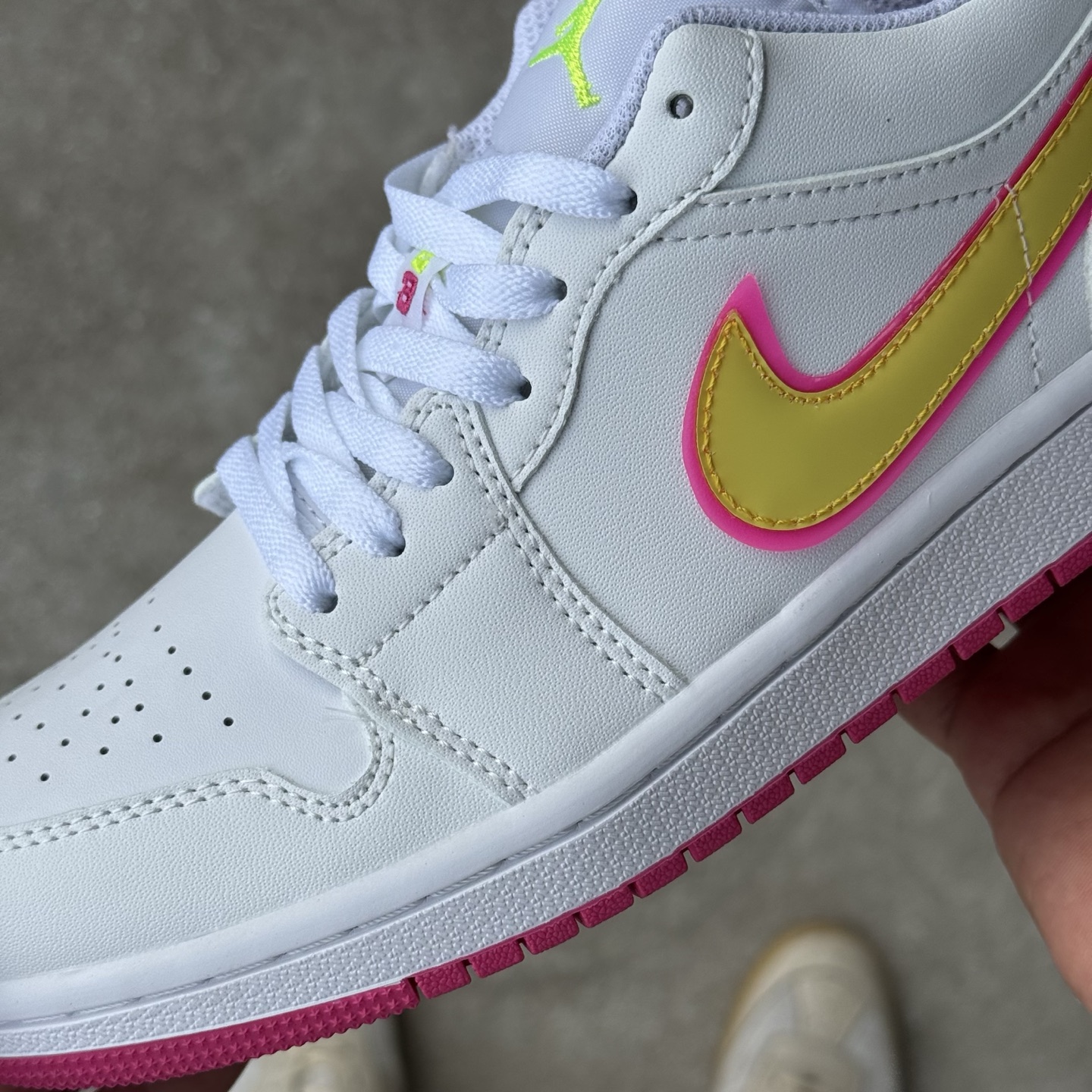  
D版 顶级性价比低帮！
Air Jordan AJ1 Low 低帮系列 糖果🍬
鞋型细节堪称完美，非