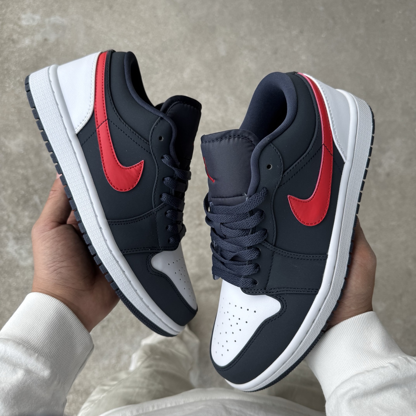  
D版 顶级性价比低帮！
Air Jordan AJ1 Low 低帮系列 蓝红
鞋型细节堪称完美，非常