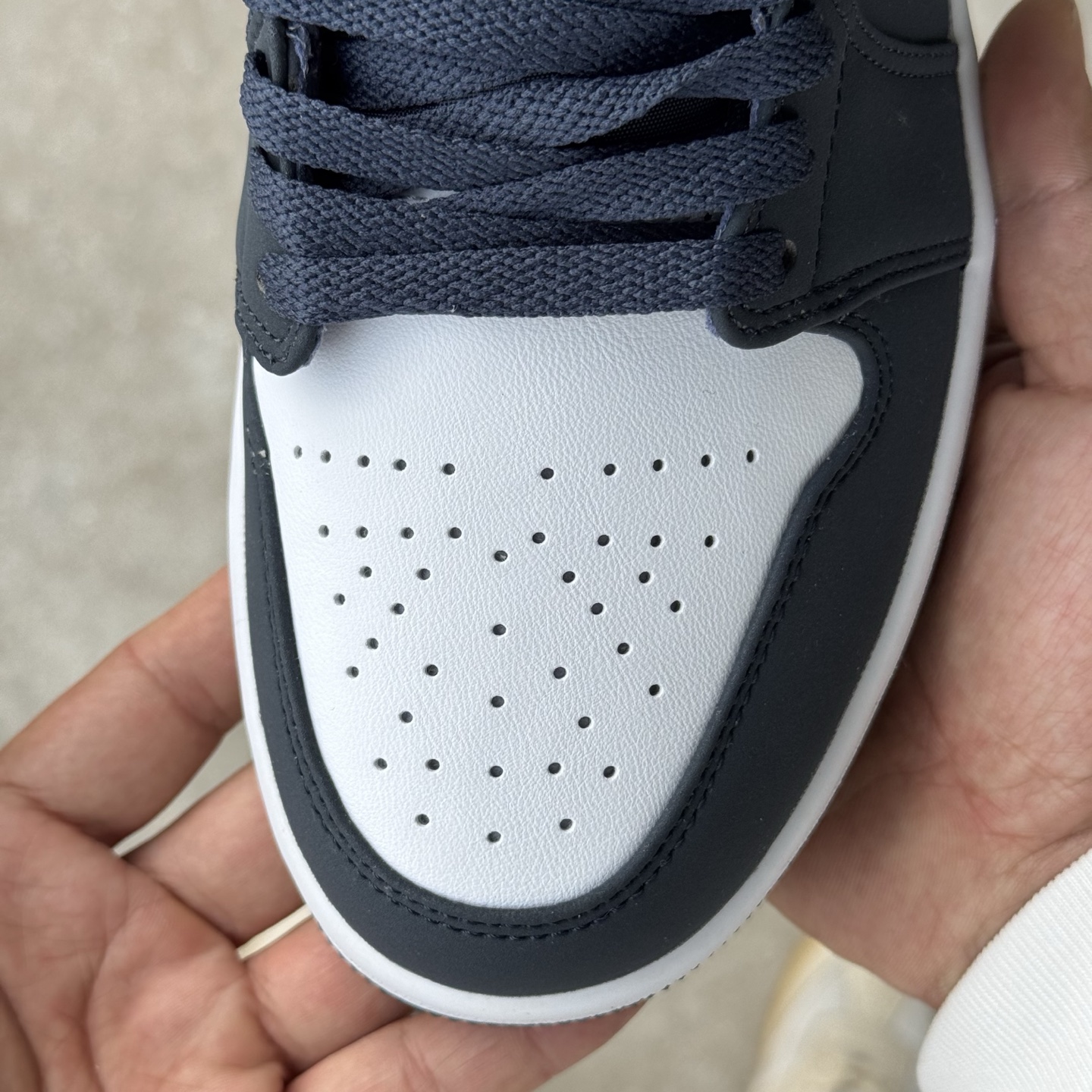  
D版 顶级性价比低帮！
Air Jordan AJ1 Low 低帮系列 蓝红
鞋型细节堪称完美，非常