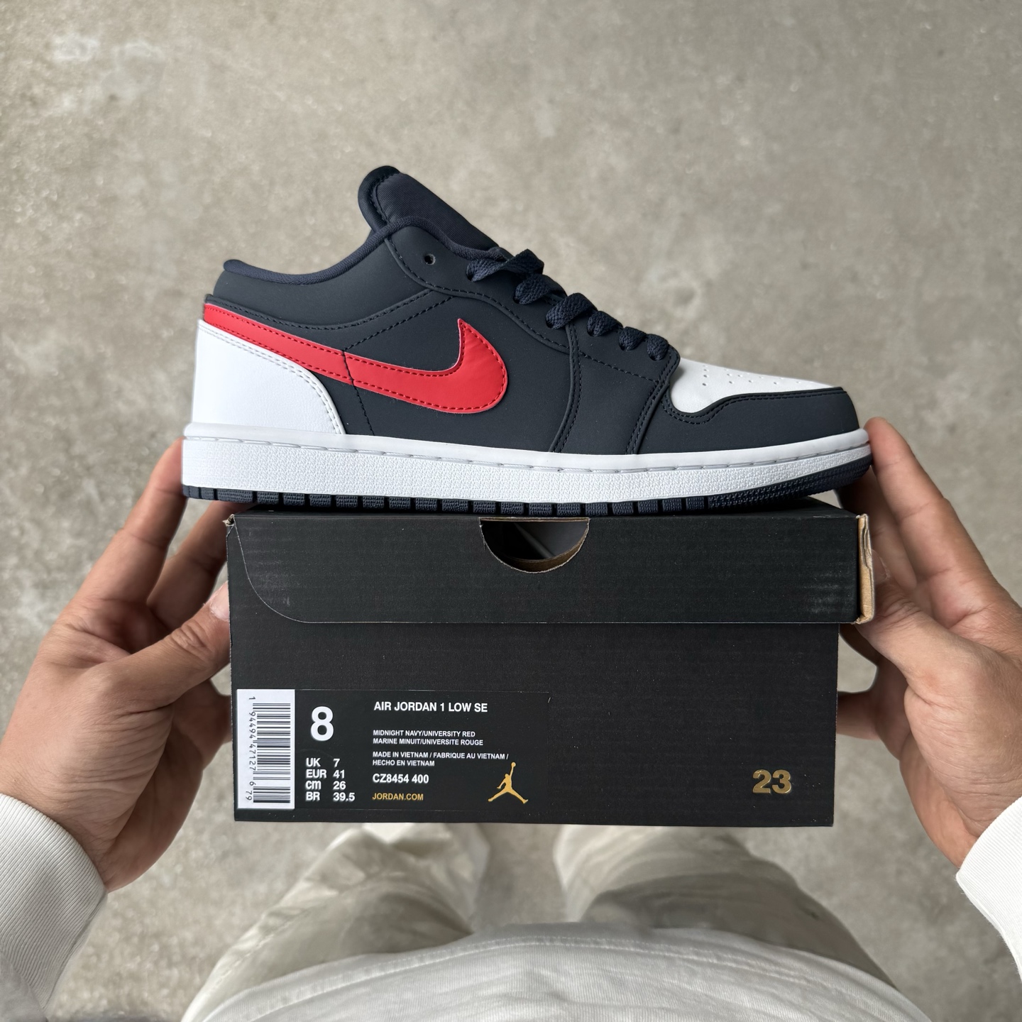  
D版 顶级性价比低帮！
Air Jordan AJ1 Low 低帮系列 蓝红
鞋型细节堪称完美，非常