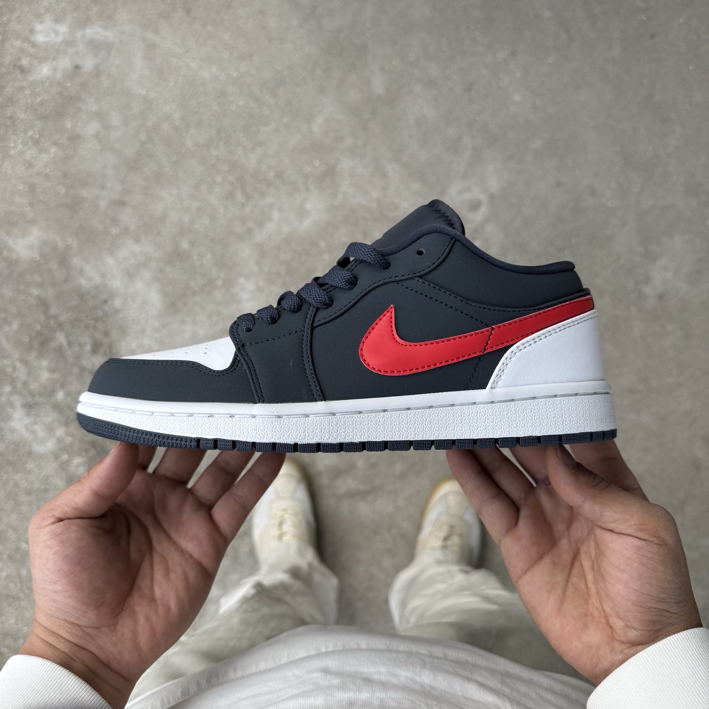 
D版 顶级性价比低帮！
Air Jordan AJ1 Low 低帮系列 蓝红
鞋型细节堪称完美，非常