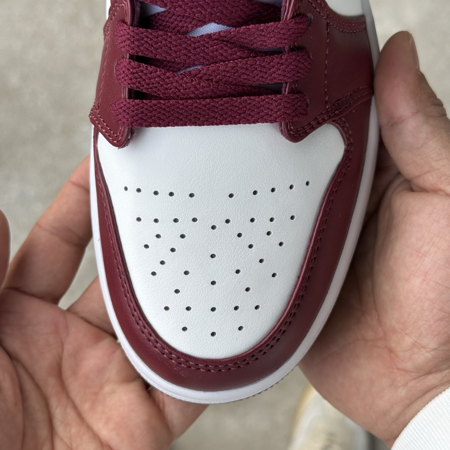  
D版 顶级性价比低帮！
Air Jordan AJ1 Low 低帮系列 波尔多
鞋型细节堪称完美，非