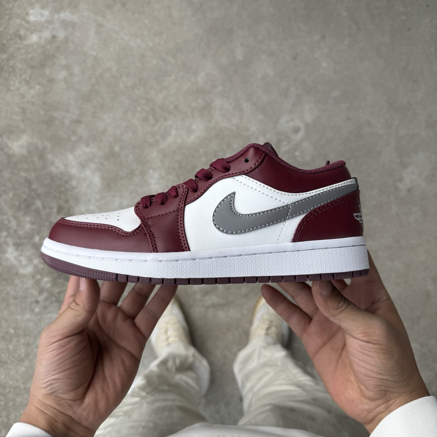  
D版 顶级性价比低帮！
Air Jordan AJ1 Low 低帮系列 波尔多
鞋型细节堪称完美，非