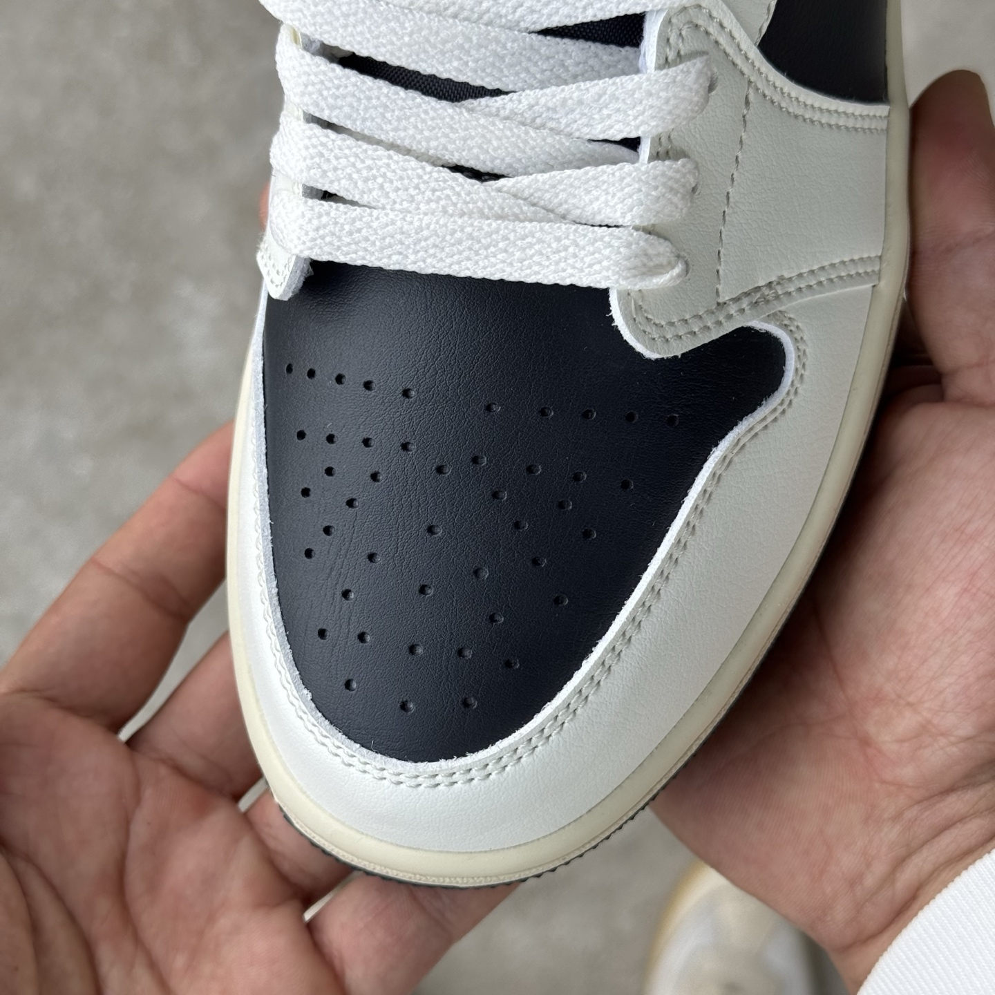  
D版 顶级性价比低帮！
Air Jordan AJ1 Low 低帮系列 墨绿
鞋型细节堪称完美，非常