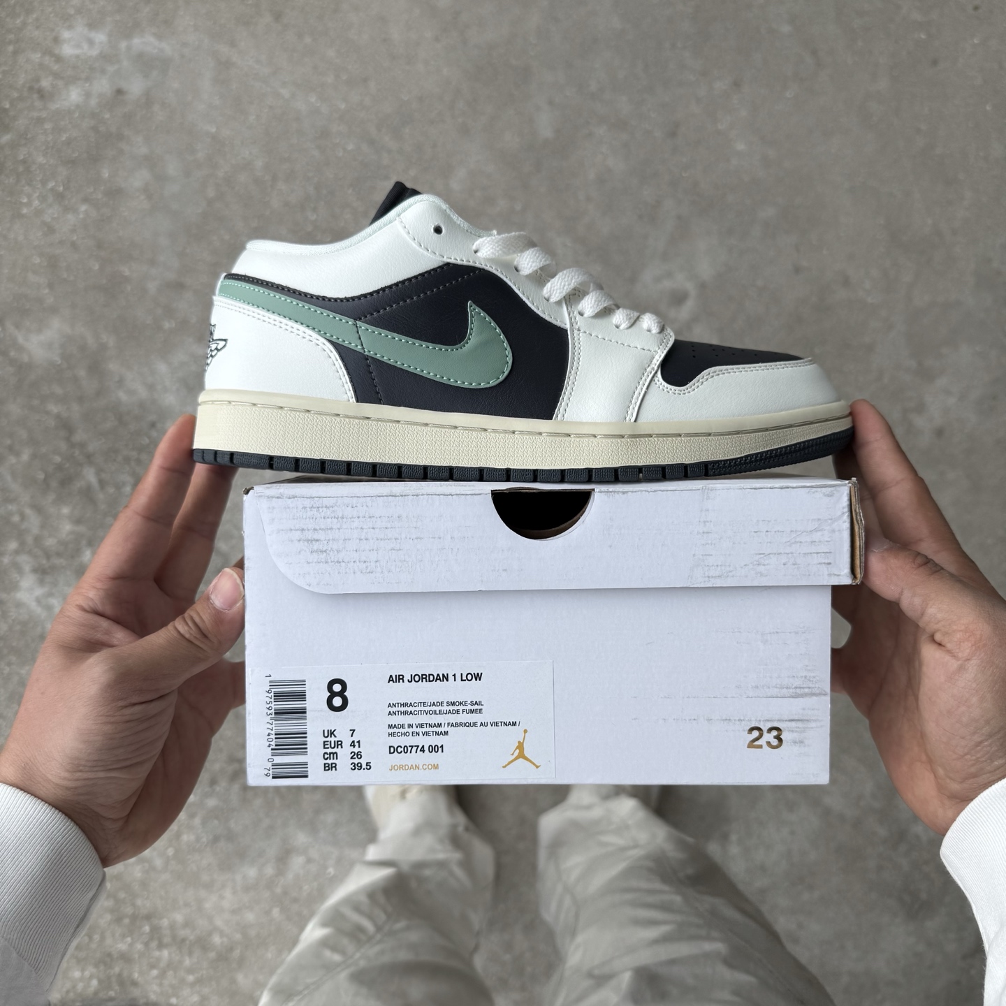  
D版 顶级性价比低帮！
Air Jordan AJ1 Low 低帮系列 墨绿
鞋型细节堪称完美，非常