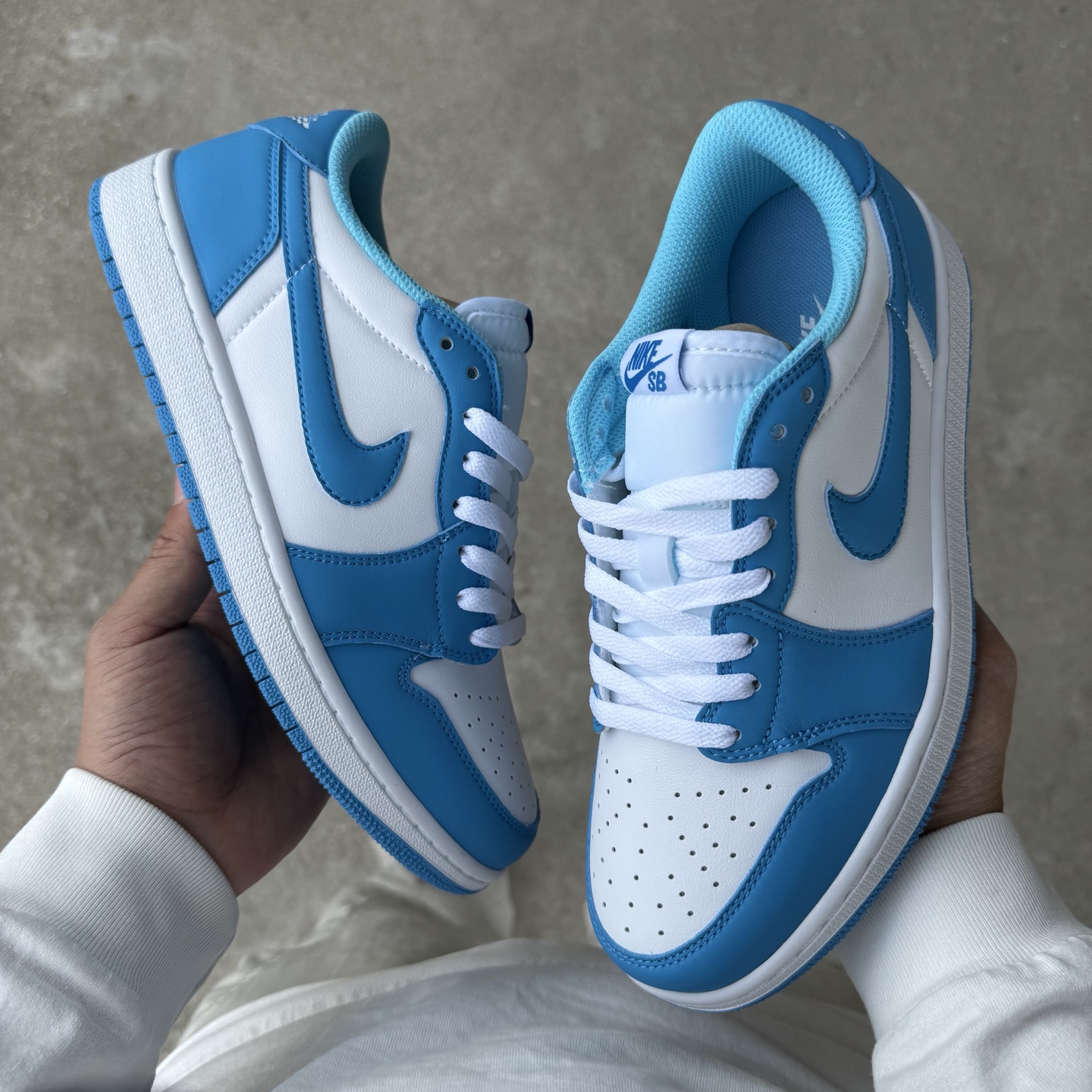  
D版 顶级性价比低帮！
Air Jordan AJ1 Low 低帮系列 dunkSB联名北卡蓝
鞋型