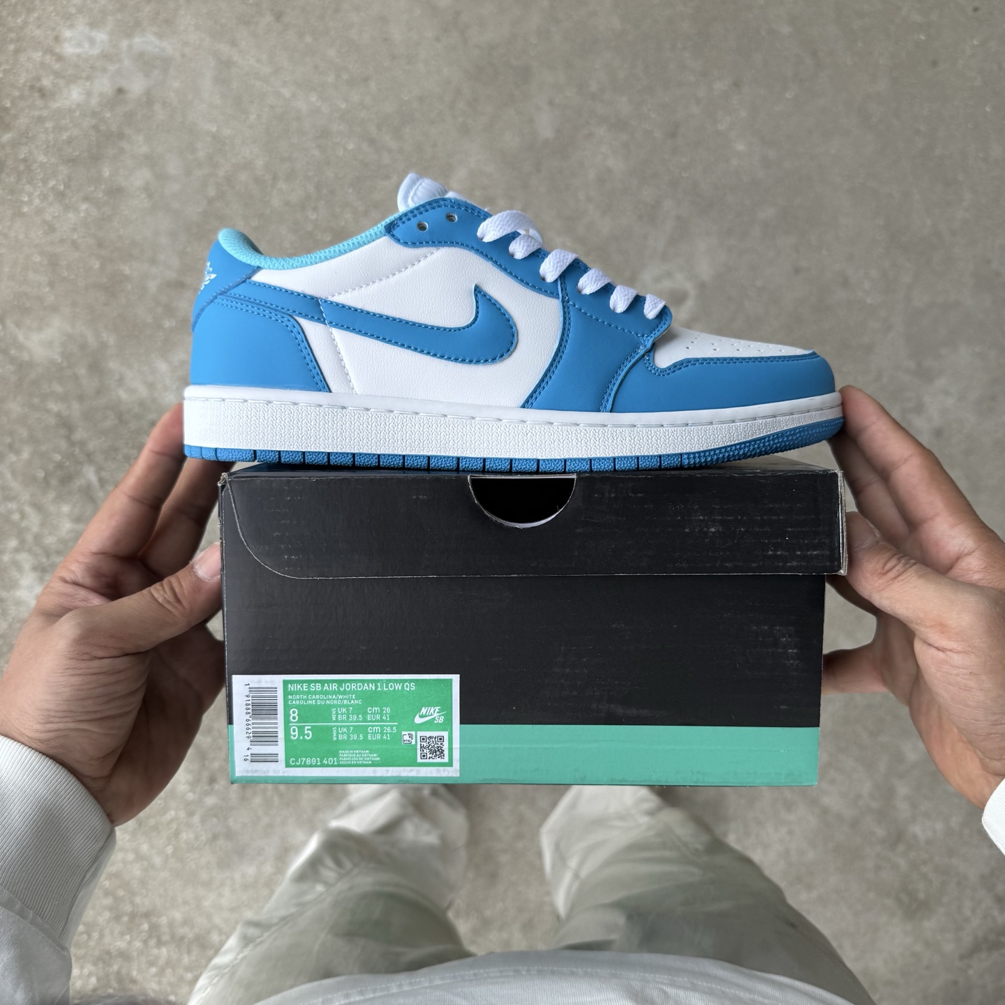  
D版 顶级性价比低帮！
Air Jordan AJ1 Low 低帮系列 dunkSB联名北卡蓝
鞋型