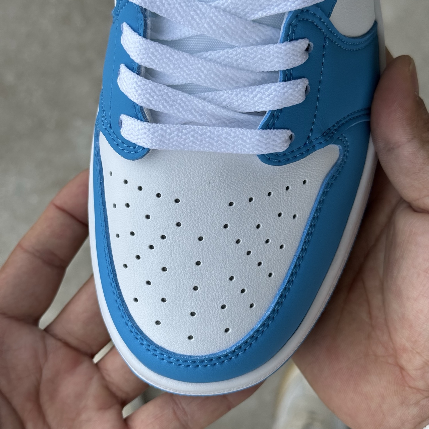  
D版 顶级性价比低帮！
Air Jordan AJ1 Low 低帮系列 dunkSB联名北卡蓝
鞋型