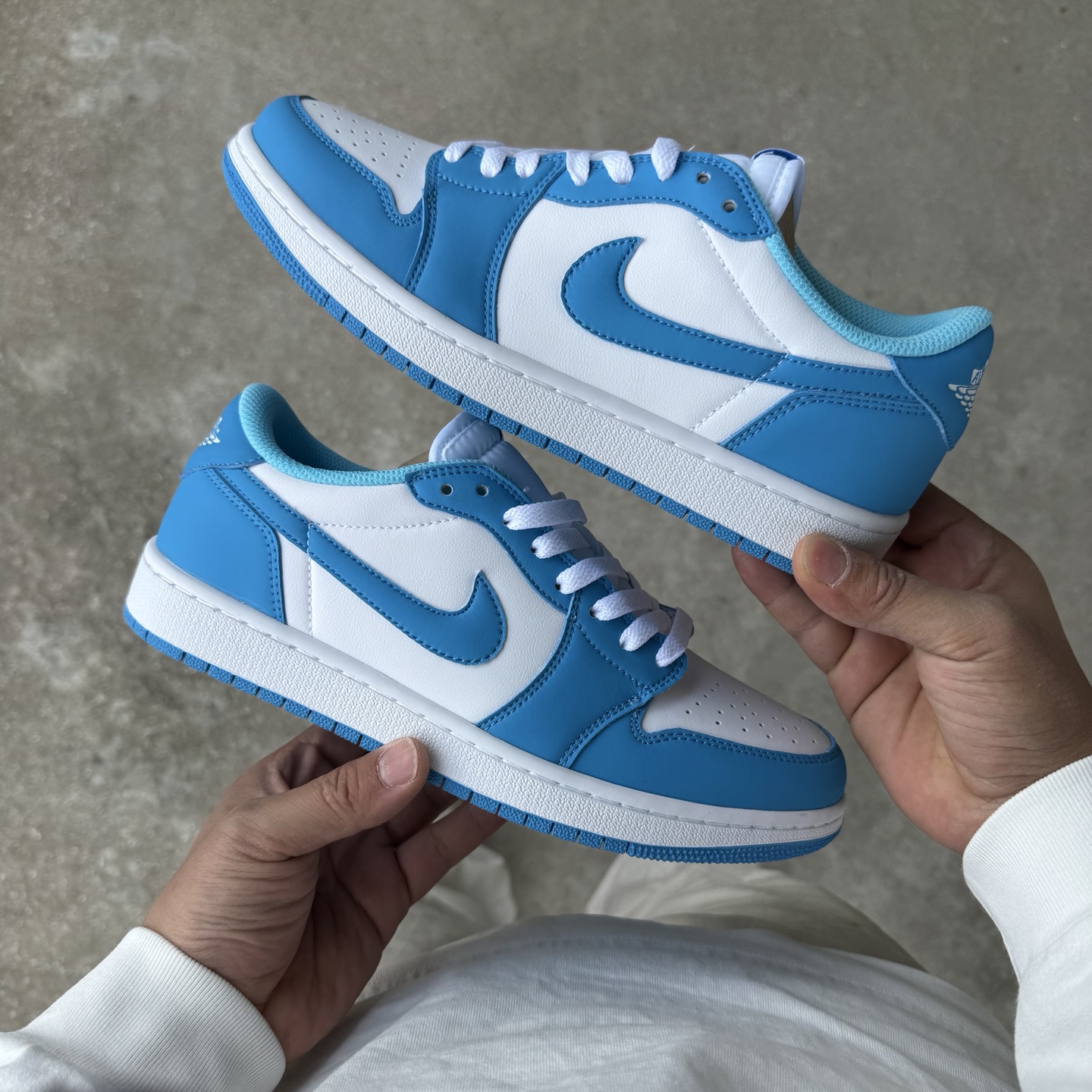  
D版 顶级性价比低帮！
Air Jordan AJ1 Low 低帮系列 dunkSB联名北卡蓝
鞋型