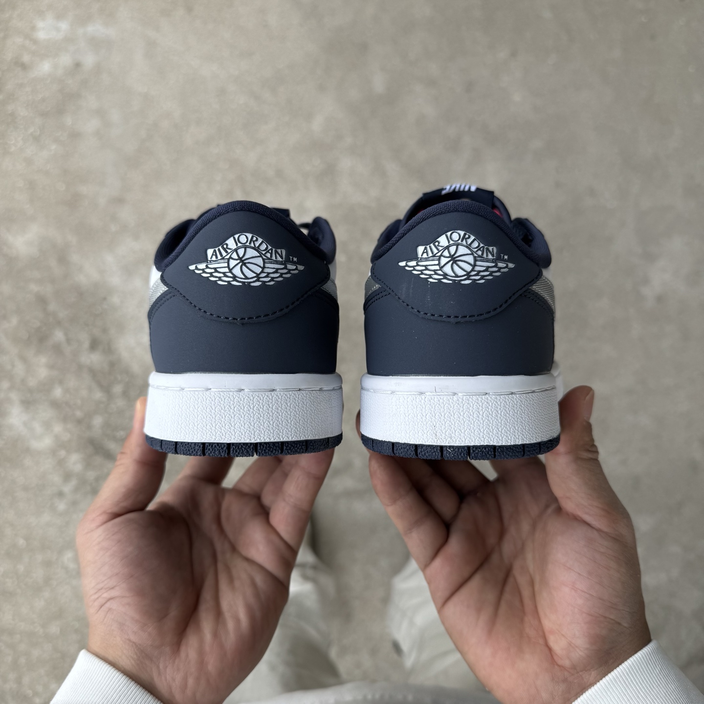  
D版 顶级性价比低帮！
Air Jordan AJ1 Low 低帮系列 dunkSB联名海军蓝
鞋型