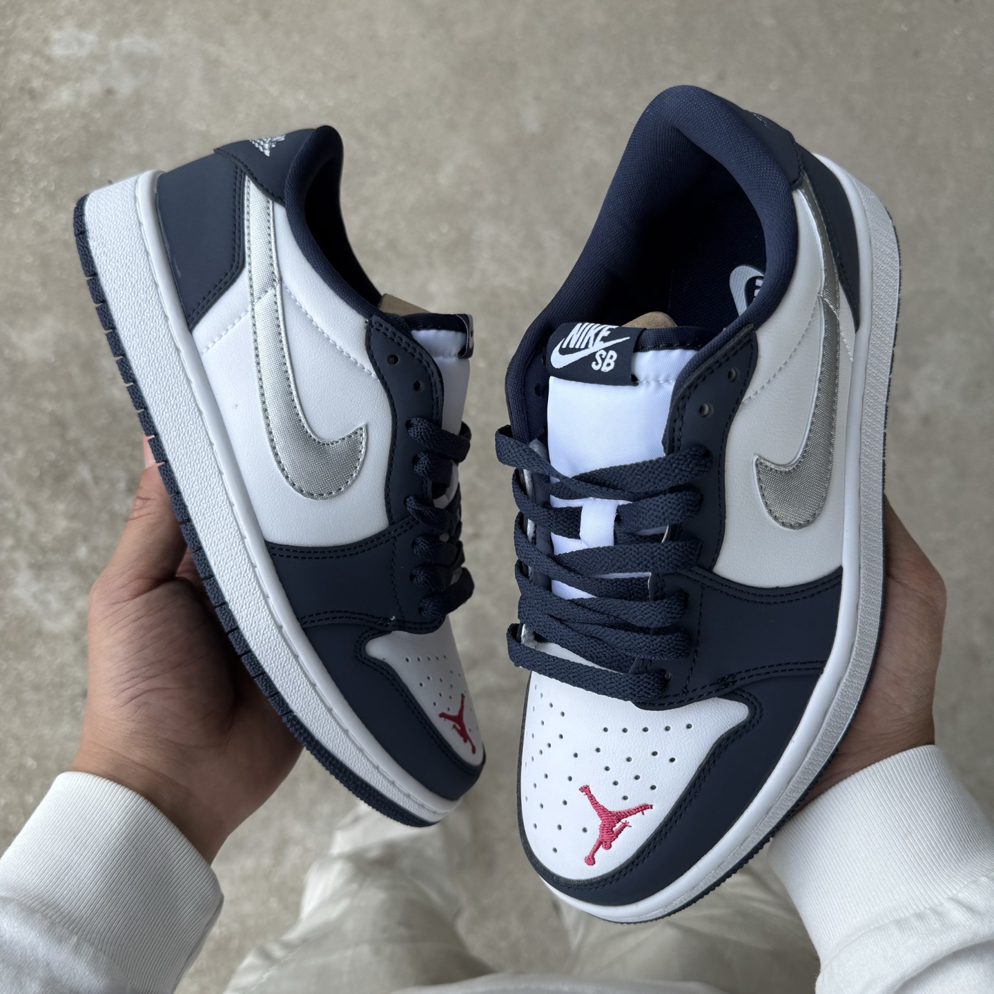  
D版 顶级性价比低帮！
Air Jordan AJ1 Low 低帮系列 dunkSB联名海军蓝
鞋型