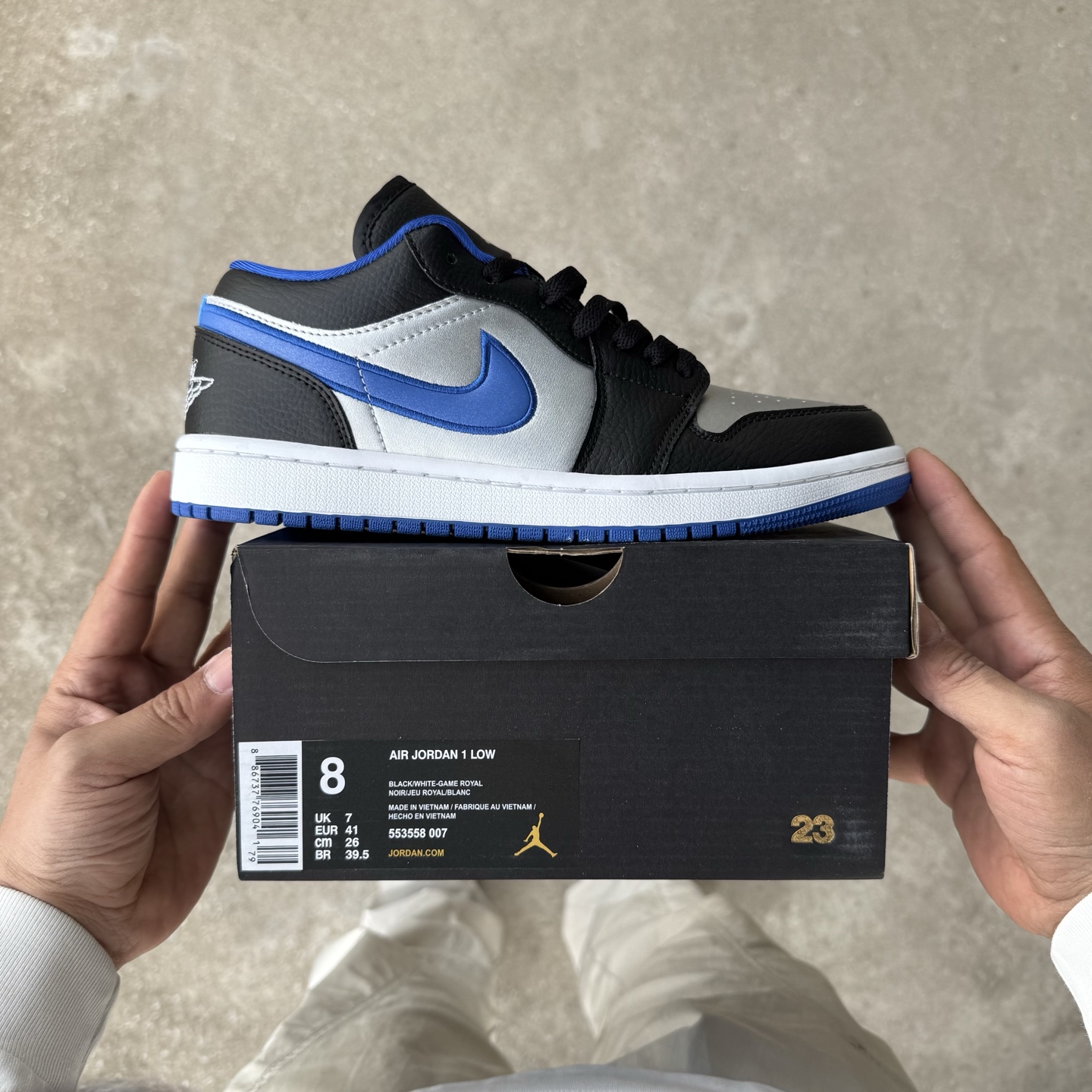  
D版 顶级性价比低帮！
Air Jordan AJ1 Low 低帮系列 黑蓝
鞋型细节堪称完美，非常