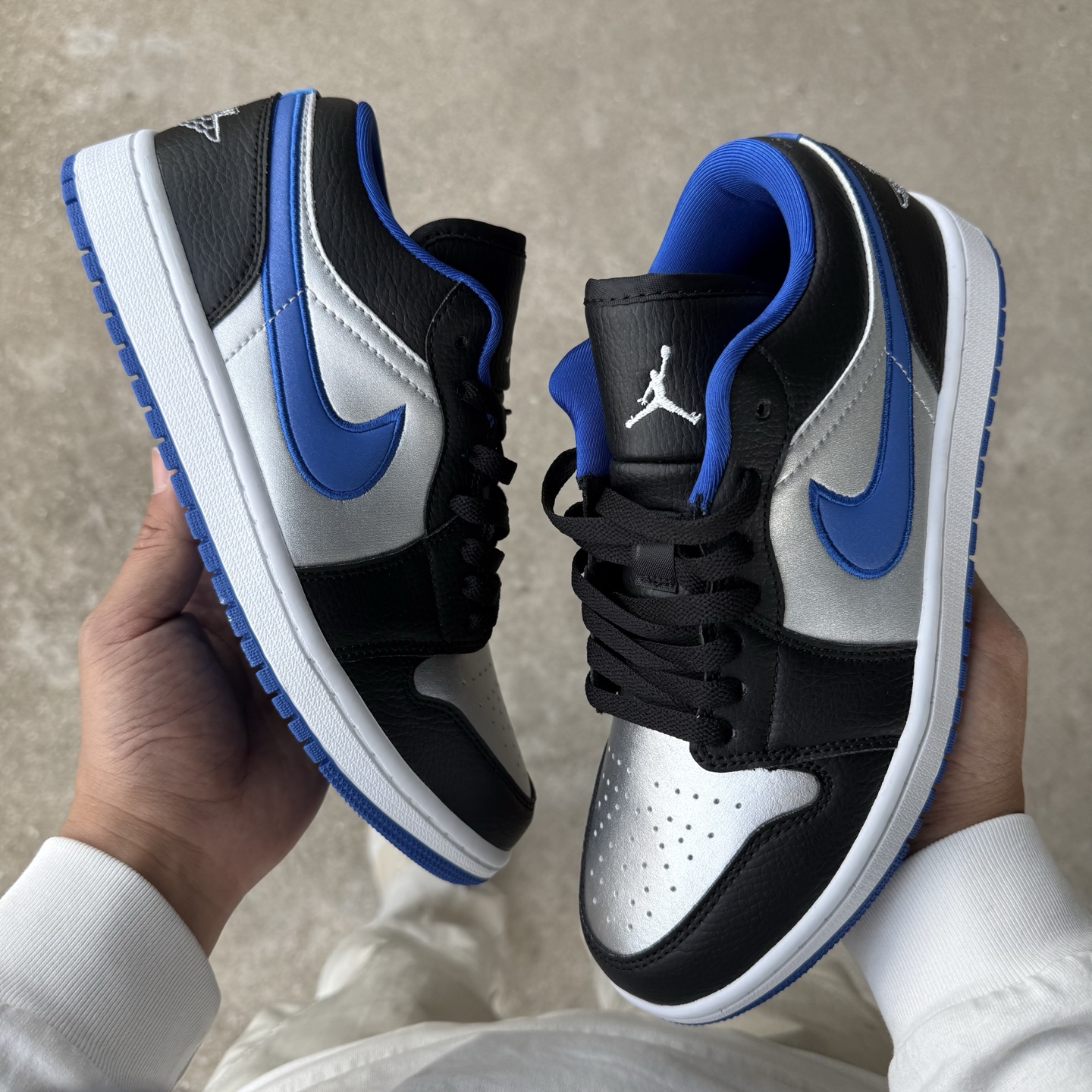  
D版 顶级性价比低帮！
Air Jordan AJ1 Low 低帮系列 黑蓝
鞋型细节堪称完美，非常