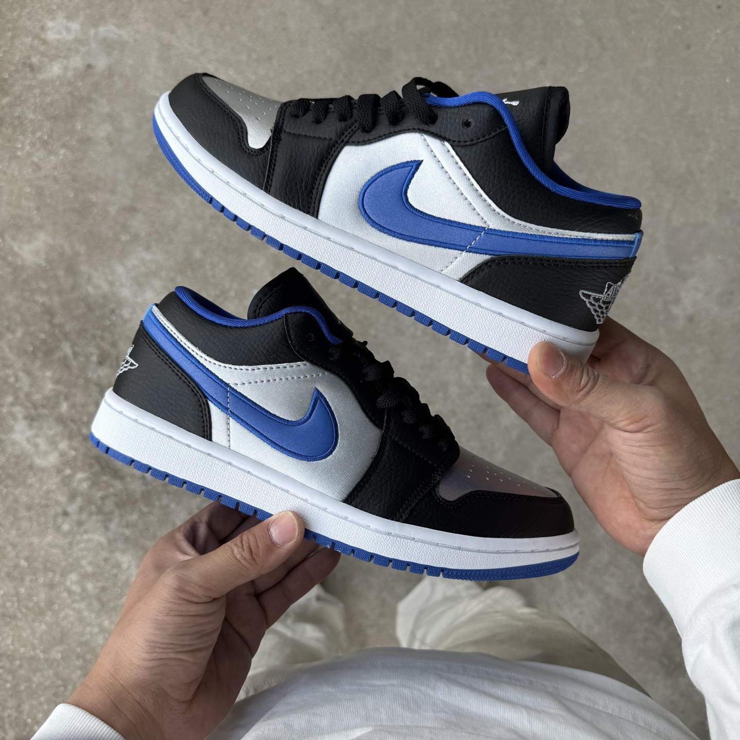  
D版 顶级性价比低帮！
Air Jordan AJ1 Low 低帮系列 黑蓝
鞋型细节堪称完美，非常