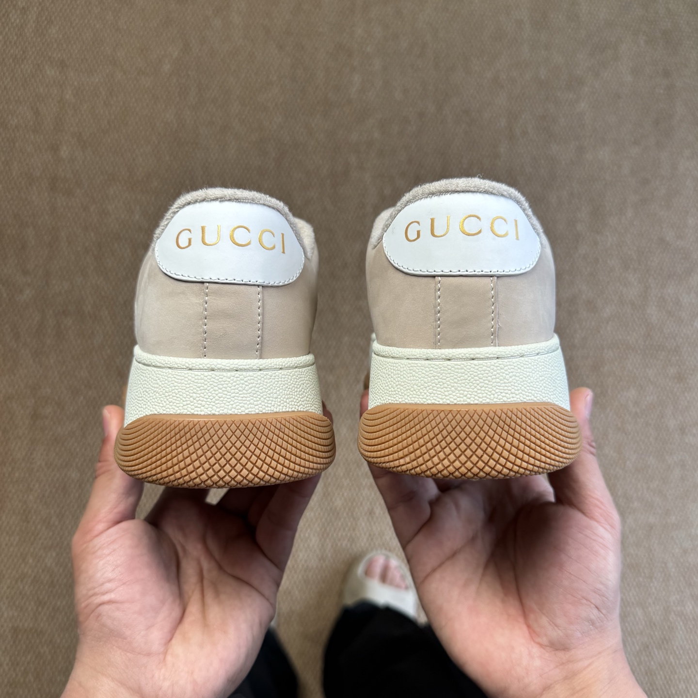  
GUCCI古驰 Screener 脏脏鞋 胖丁板鞋 米色
广东原装品质，PT仓现货发售！
尺码：35
