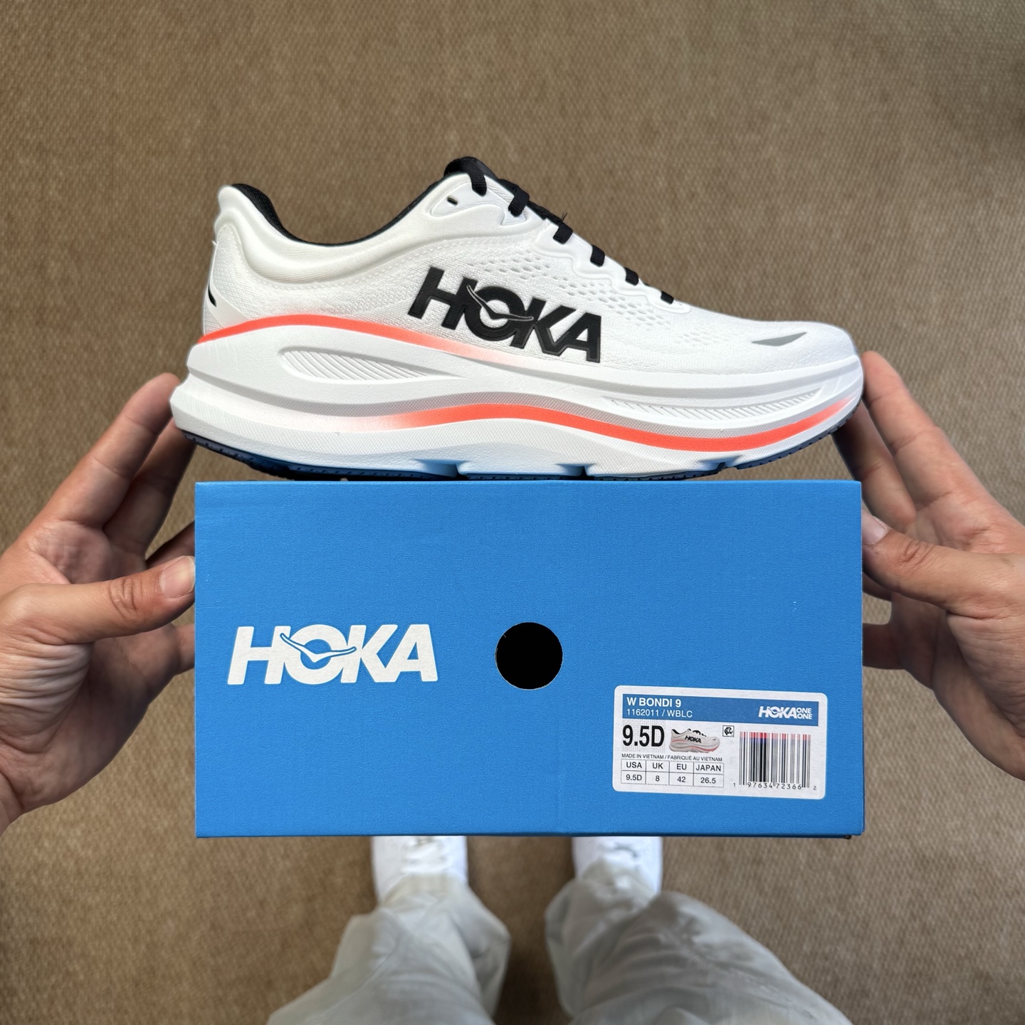  
HOKA ONE ONE Bondi 9 邦迪九代跑步鞋
白橙色 货号：/WBLC  尺码：36-4