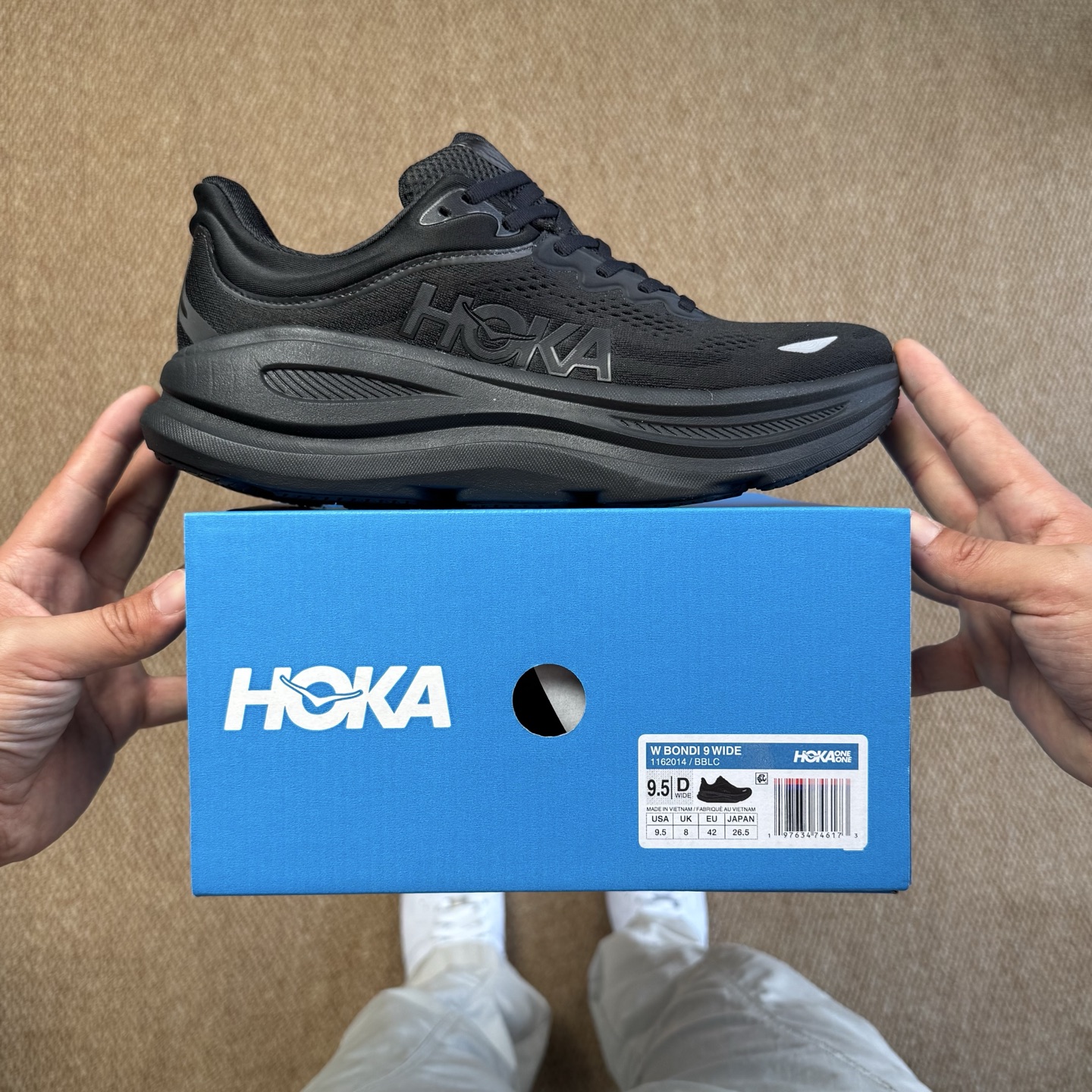  
HOKA ONE ONE Bondi 9 邦迪九代跑步鞋
黑色 货号：/BBLC   尺码：36-4