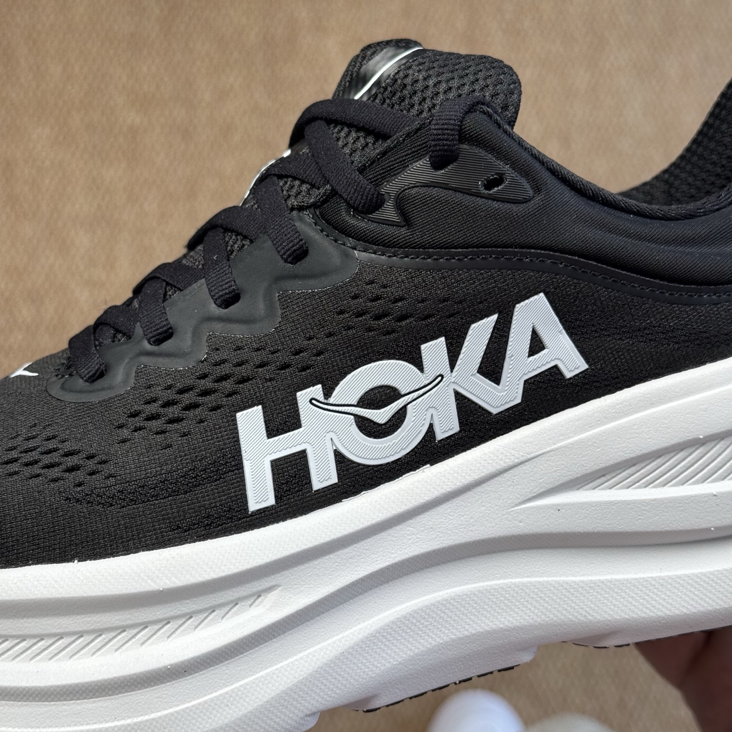  
HOKA ONE ONE Bondi 9 邦迪九代跑步鞋
黑白 货号：/BBLC   尺码：36-4