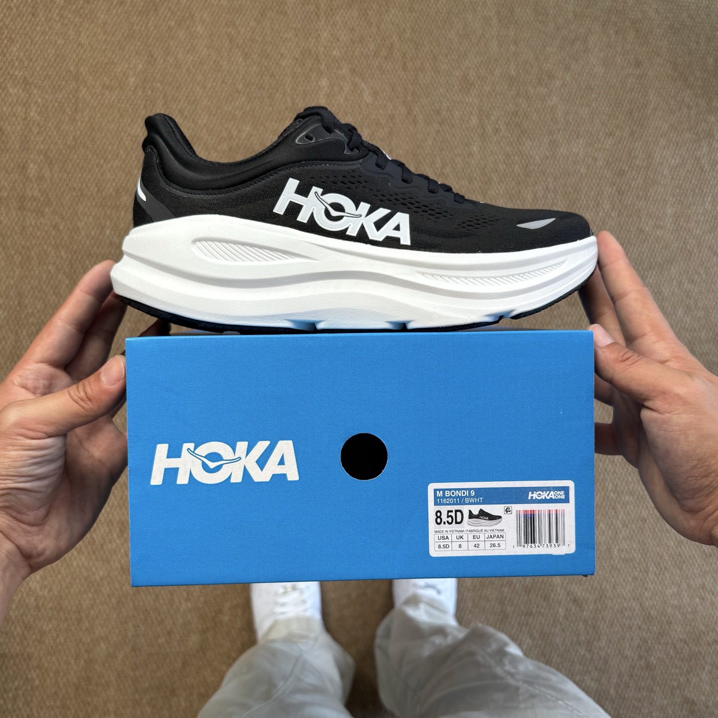  
HOKA ONE ONE Bondi 9 邦迪九代跑步鞋
黑白 货号：/BBLC   尺码：36-4
