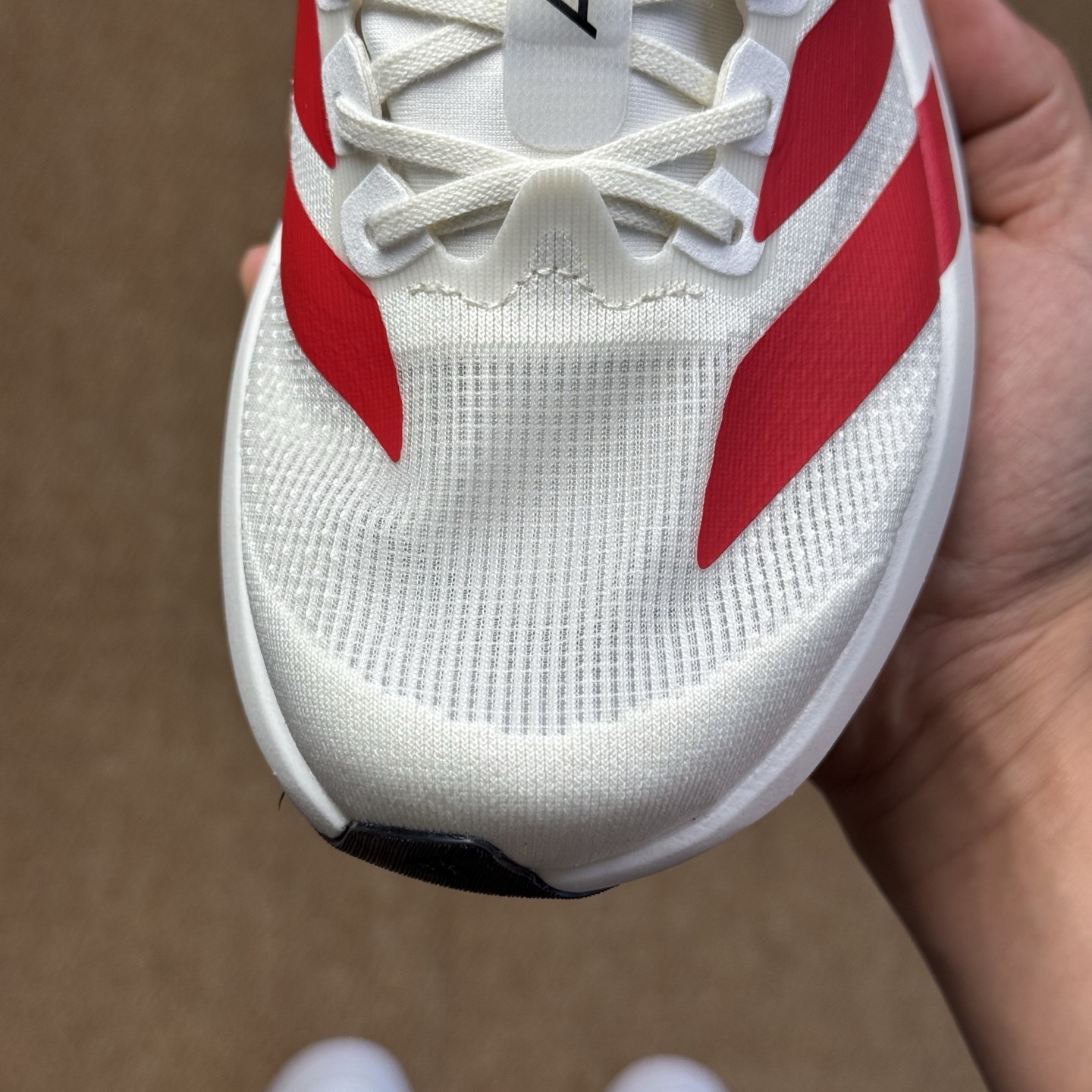 
AD Adizero Evo SL 阿迪达斯马拉松跑步鞋
Q弹缓震跑鞋新体验！第9色白红
货号：JS1