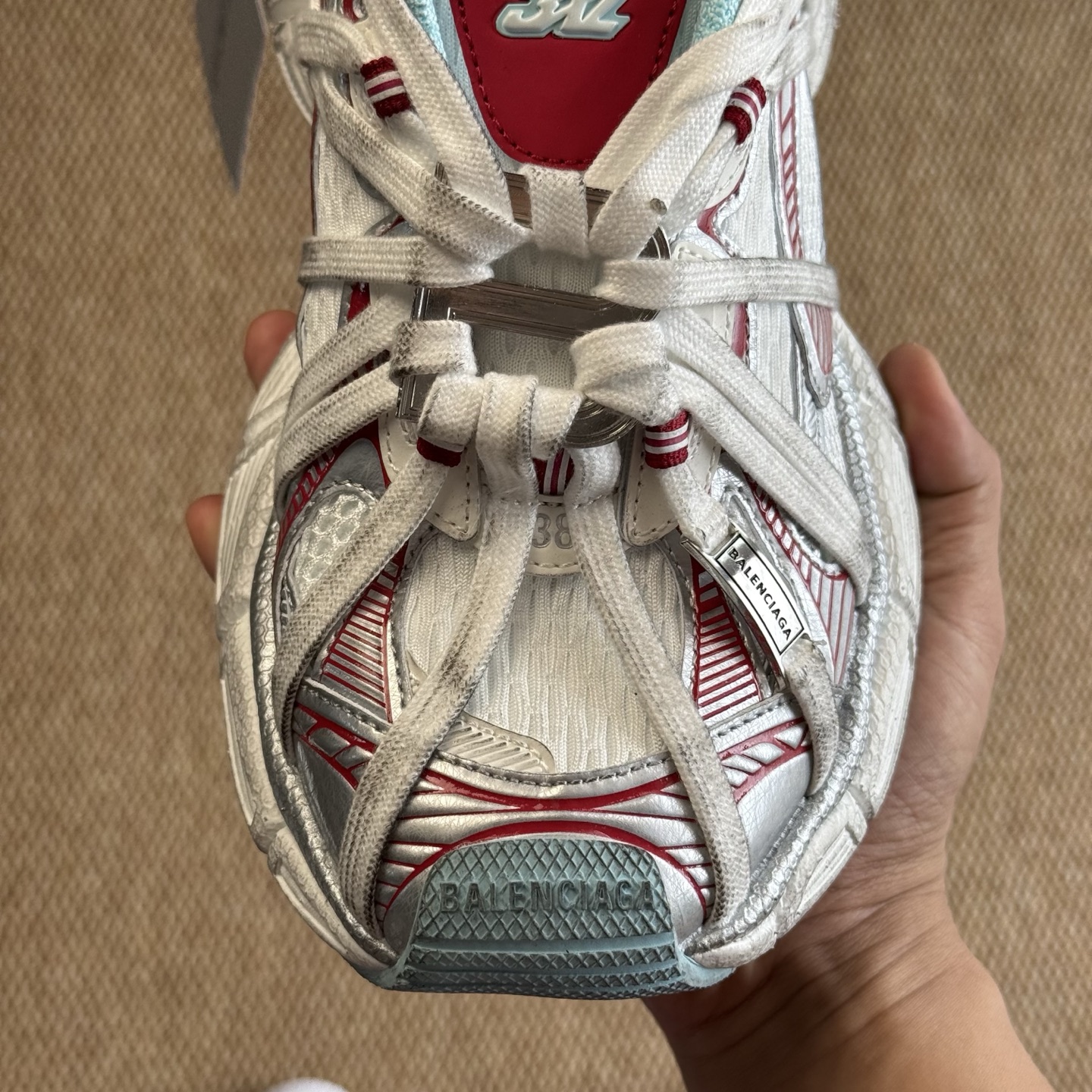  
BALENCIAGA 3XL蜘蛛侠绑带款 米色红线
巴黎世家十代 3XL老爹鞋复古做旧 3M反光
独