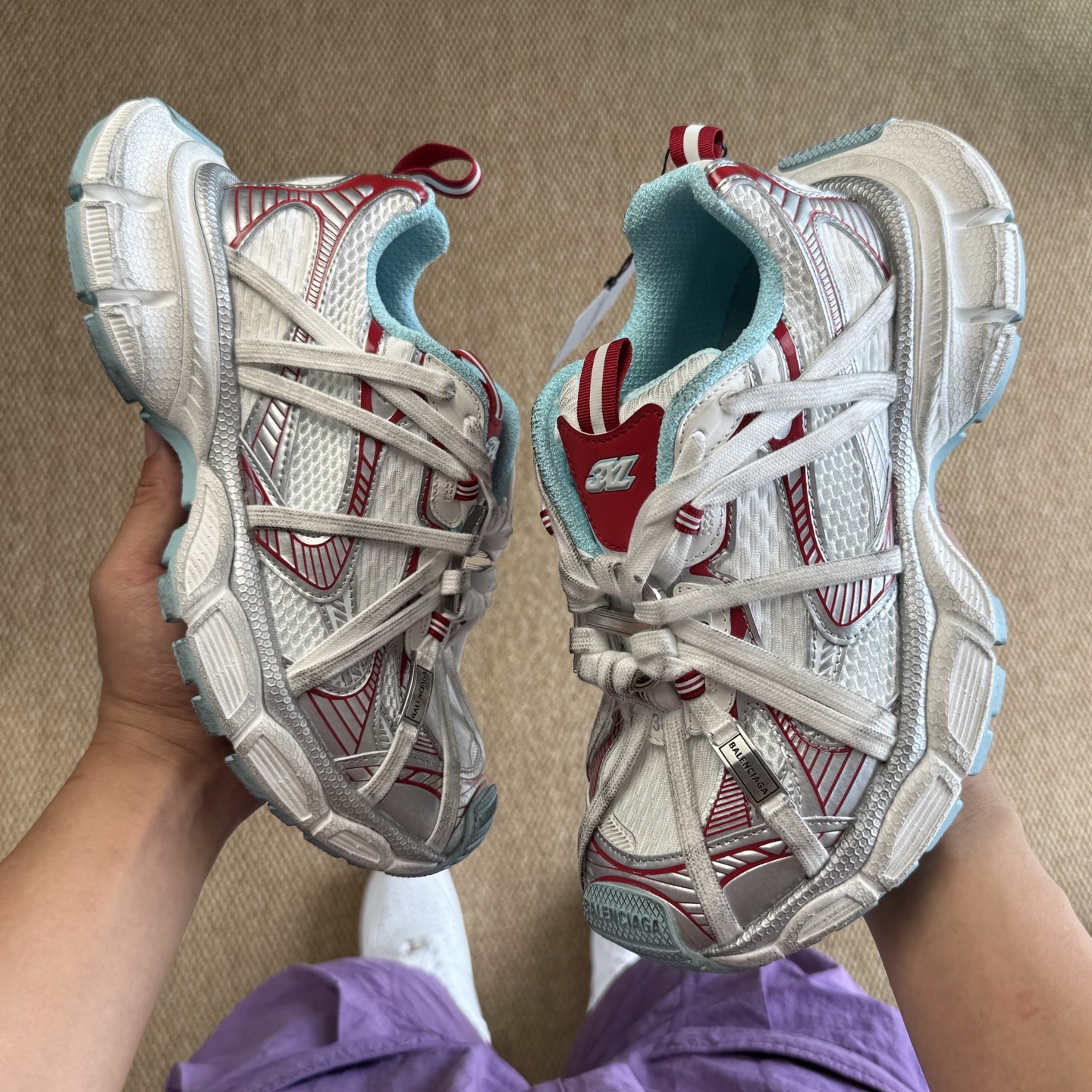  
BALENCIAGA 3XL蜘蛛侠绑带款 米色红线
巴黎世家十代 3XL老爹鞋复古做旧 3M反光
独