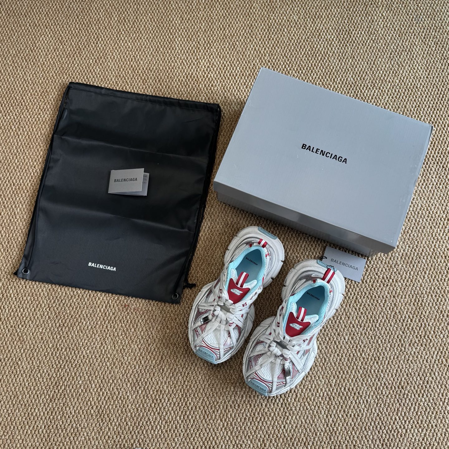  
BALENCIAGA 3XL蜘蛛侠绑带款 米色红线
巴黎世家十代 3XL老爹鞋复古做旧 3M反光
独