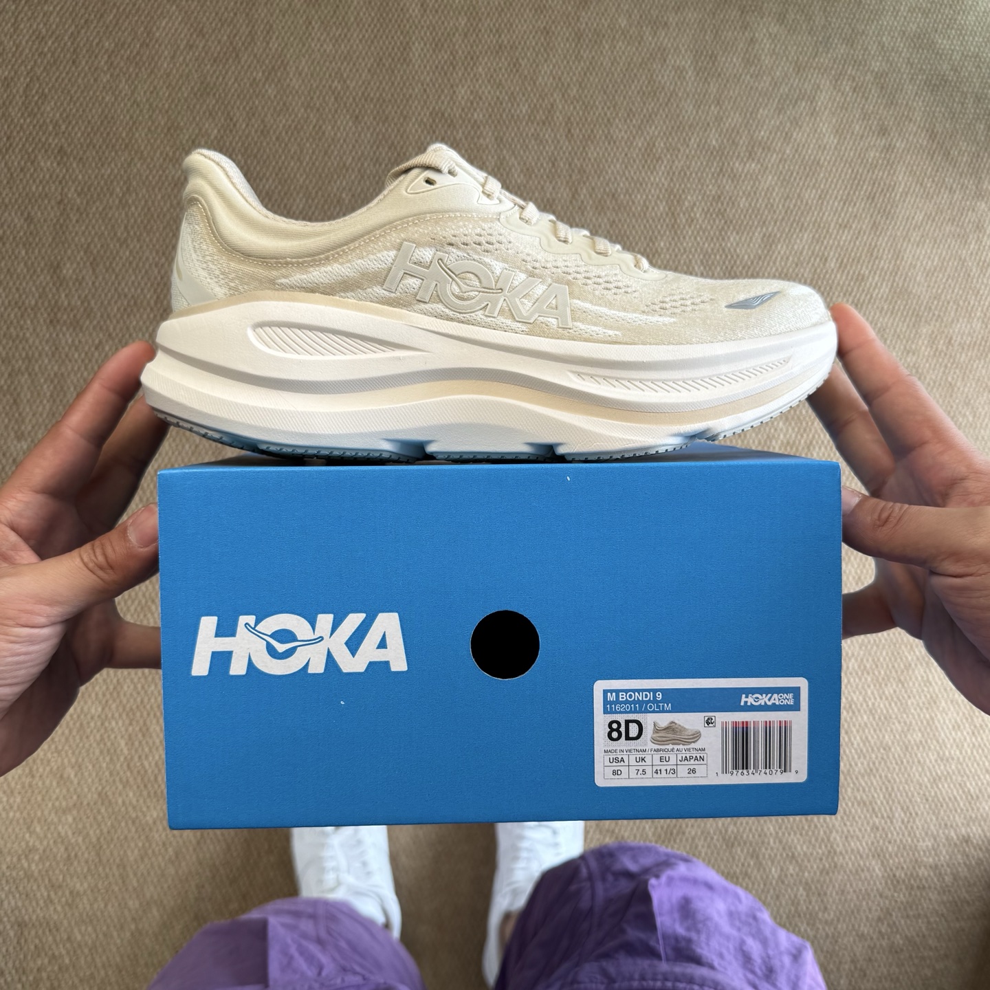 
HOKA ONE ONE Bondi 9 邦迪九代跑步鞋
第6色米色 货号：/OLTM   尺码：36