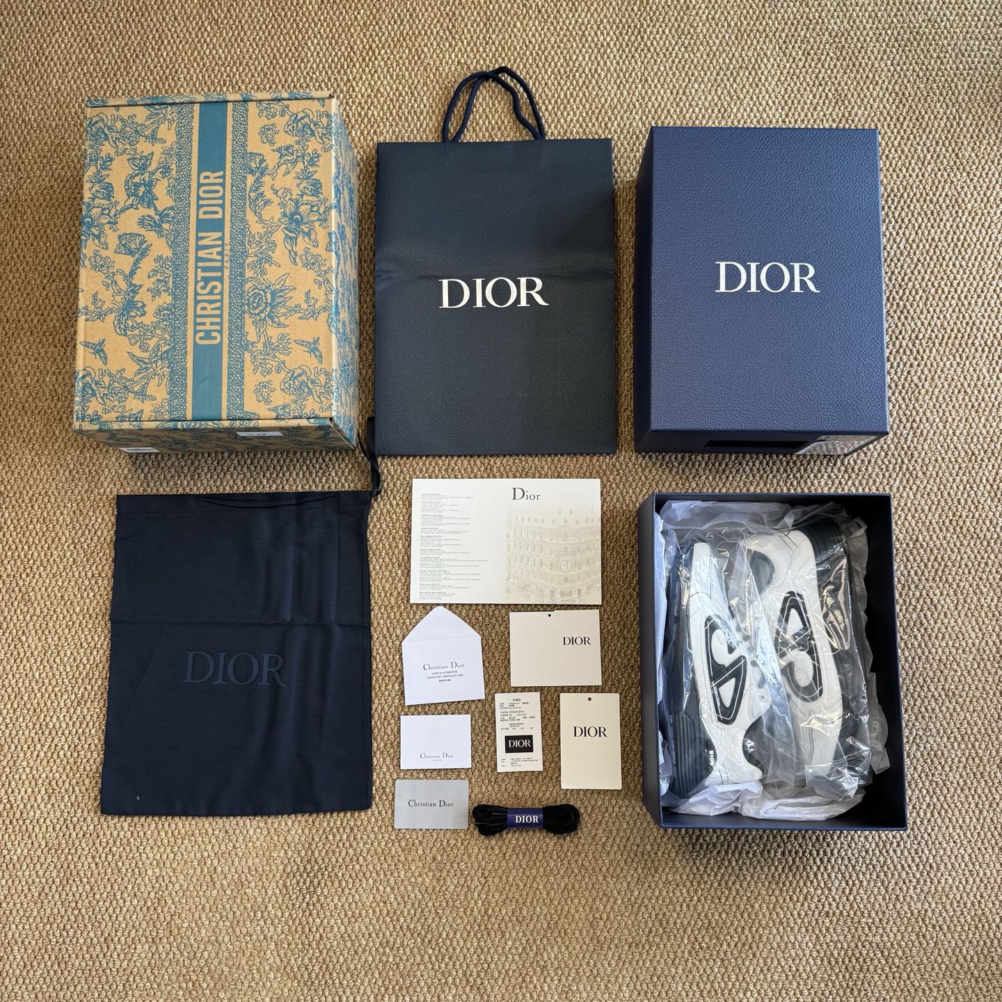  
DIOR迪奥 B30 CD鞋 男款第17色！
专柜包装，原装品质，PT仓现货发售！
3SN279ZR