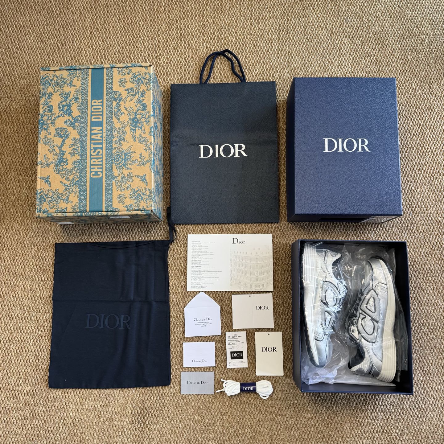 
DIOR迪奥 B30 CD鞋 男款第18色！
专柜包装，原装品质，PT仓现货发售！
3SN279ZYG