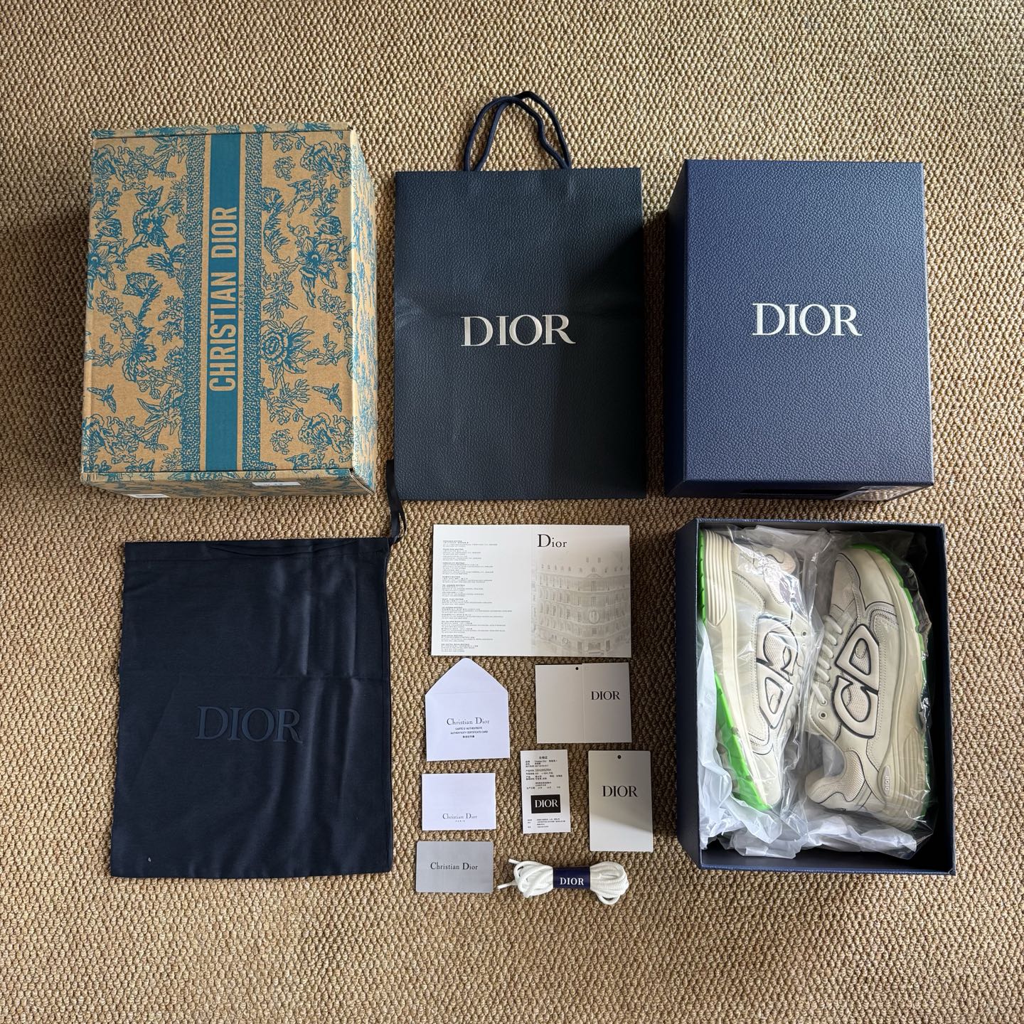  
DIOR迪奥 B30 CD鞋 男款第19色！
专柜包装，原装品质，PT仓现货发售！
3SN279ZR