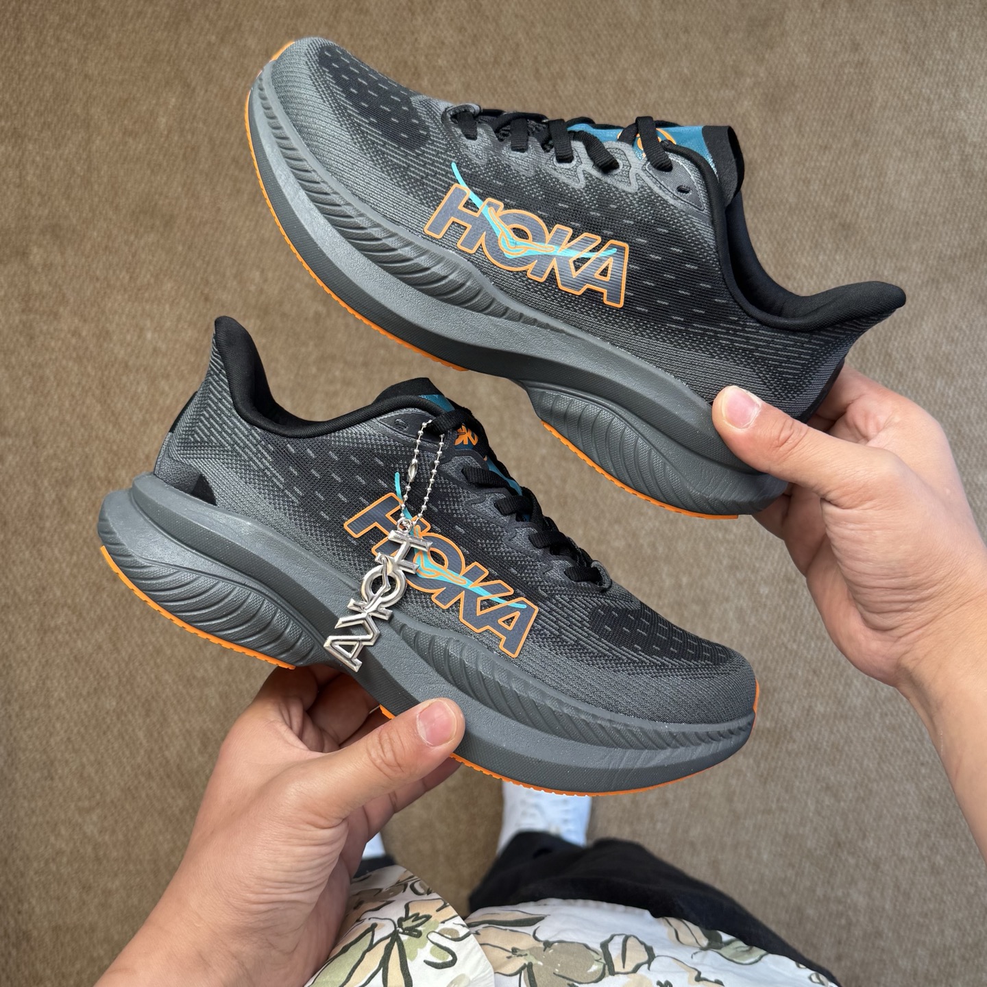  
HOKA ONE ONE Mach6 马赫6代跑鞋 第9色！
独家高端版本！今年绝对的黑马系列！
/
