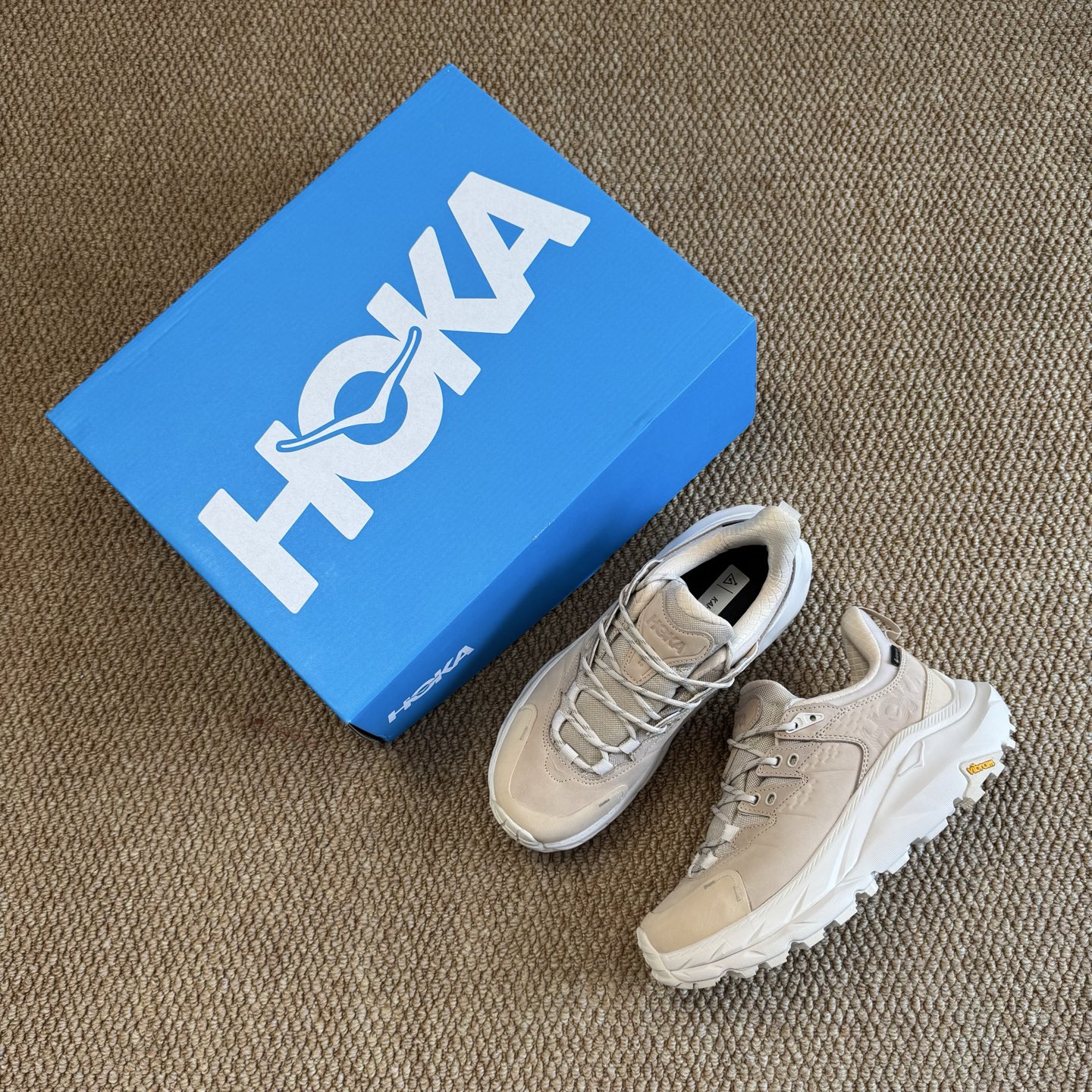  
Hoka Kaha 2 卡哈2 第6色流沙色
GTX真正全防水，下雨涉水无压力！
原厂头层牛皮，顶级