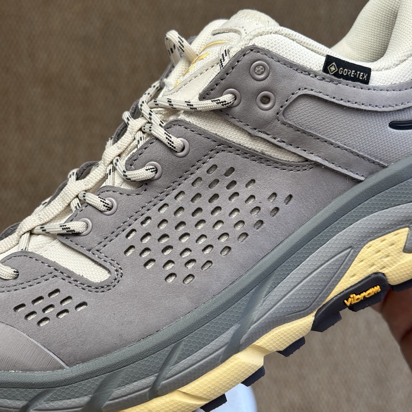  
纯原Hoka ULTRA托亚 第11色紫灰
越野跑登山鞋🥾 GORE-TEX真正全防水，下雨涉水无压